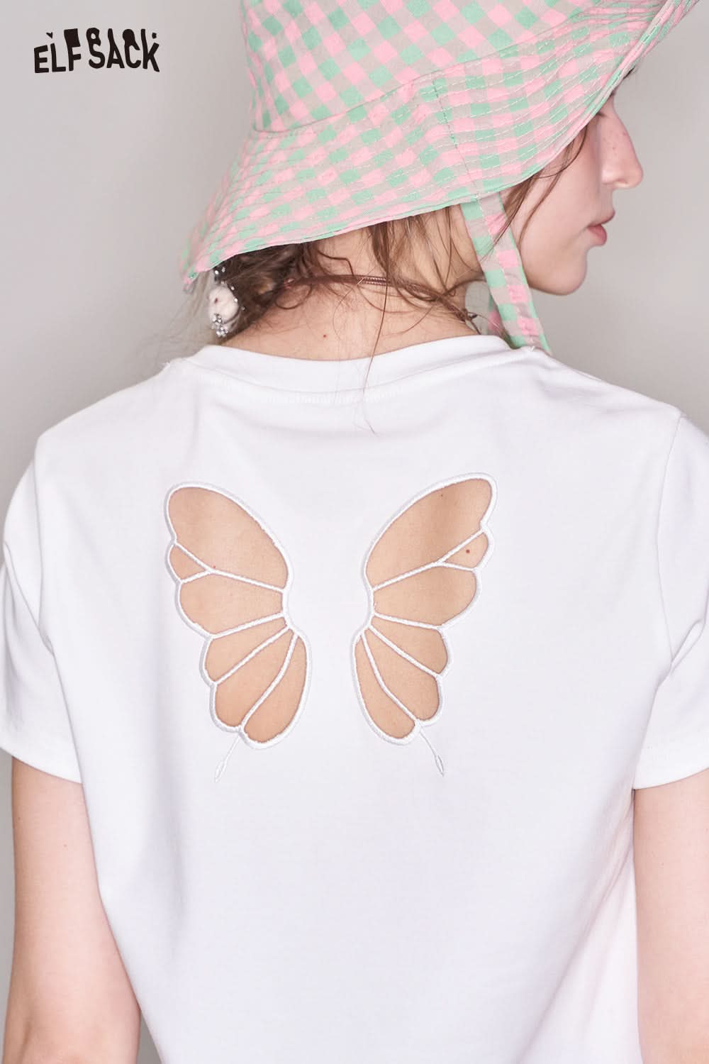 ELFSACK Butterfly Hollow Solid Color Letter Short Sleeve T-shirt Women Casual Cropped Top