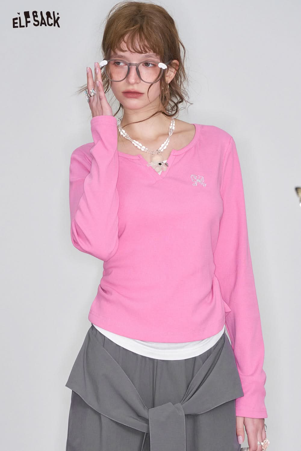ELFSACK Sweet Bow Embroidery Tops Fake Two-Piece Long Sleeve O-neck T-Shirt Women