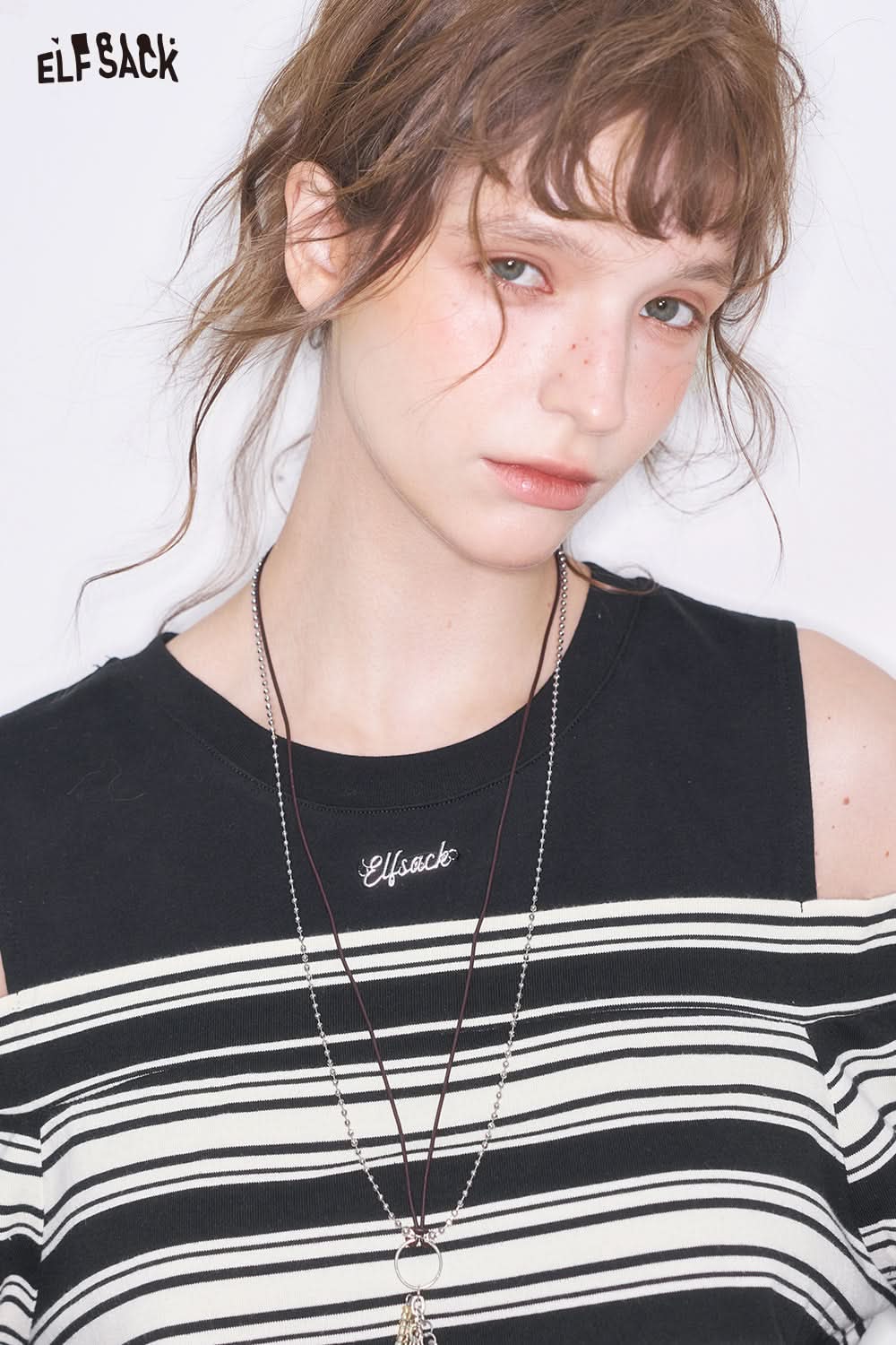 ELFSACK Y2K Long Sleeve Striped Off Shoulder T-Shirt Slim Fit Loose O-neck Letter Embroidery Top