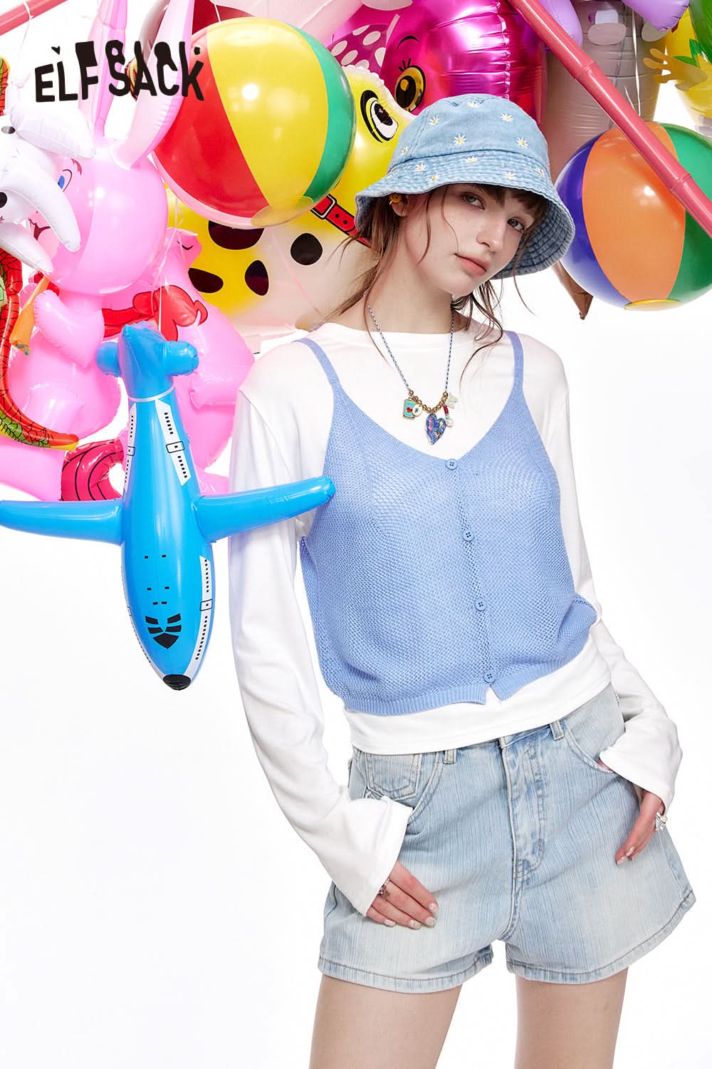 ELFSACK Light colored A-line washed denim jeans