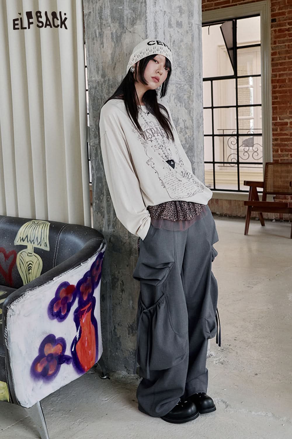 ELFSACK Casual Grey Pleated Pocket Suit Pants Women Loose Cargo Pants