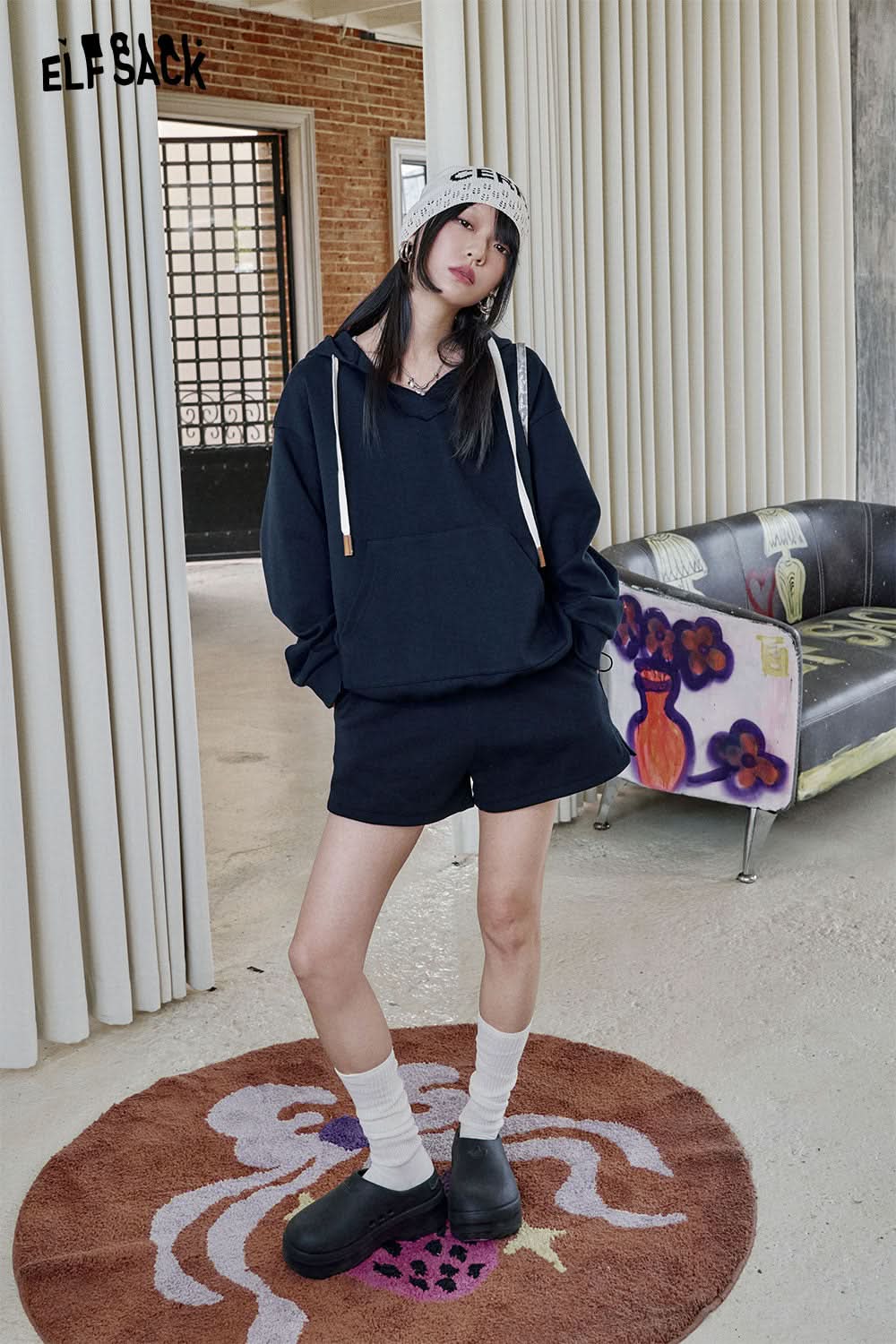 ELFSACK Retro Casual Long Sleeve Hoodies Shorts Two-piece Women's Loose Sports Suit