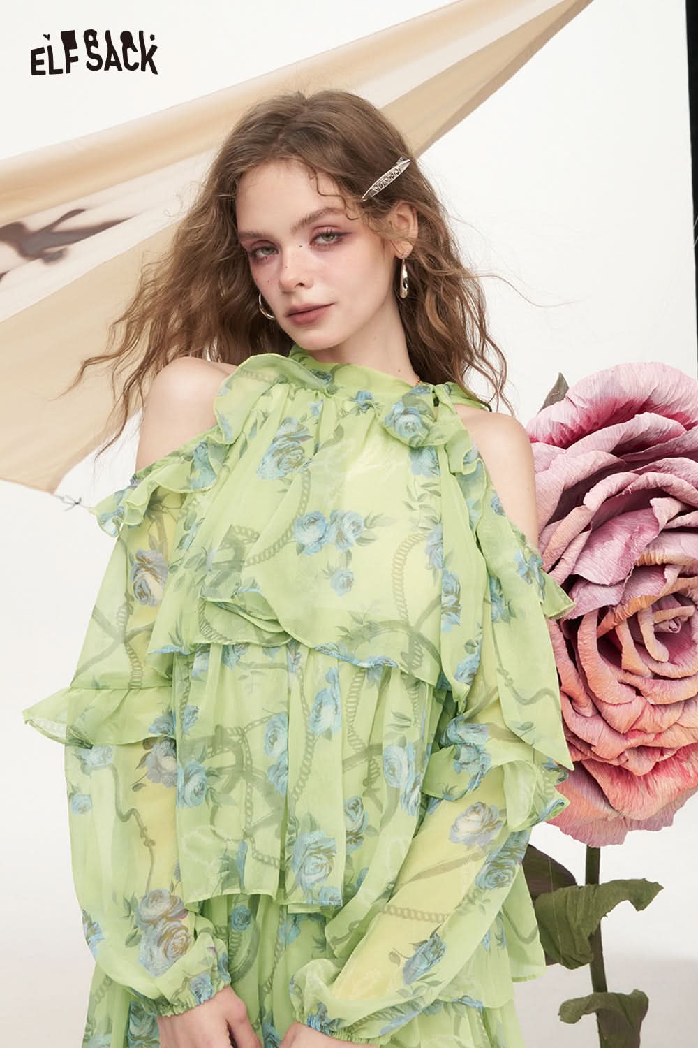ELFSACK Hanging Neck And Exposed Shoulder Floral Chiffon Chic Cake Dress