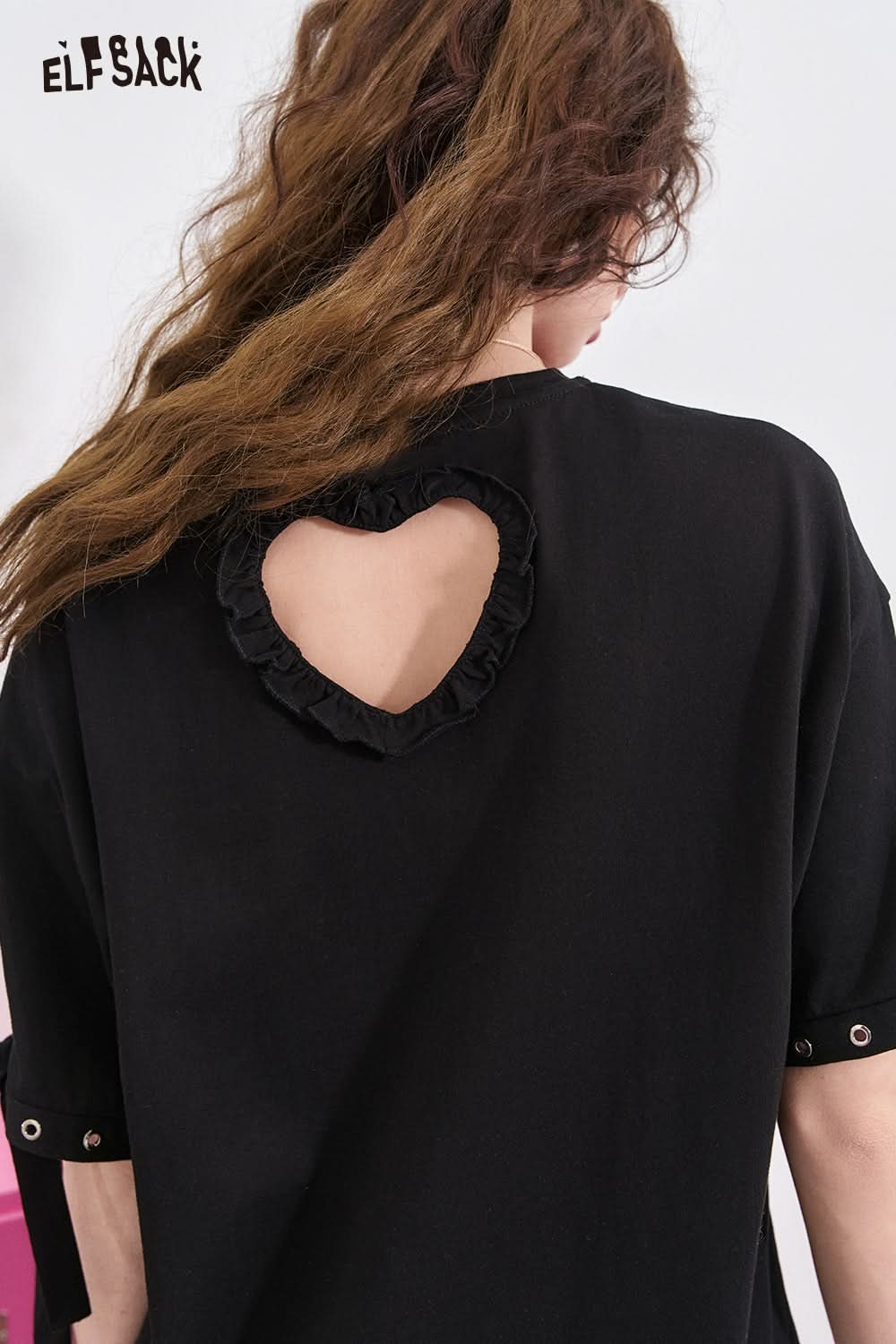 ELFSACK Hollow Out Heart-Shaped Short Sleeved Casual T-Shirt