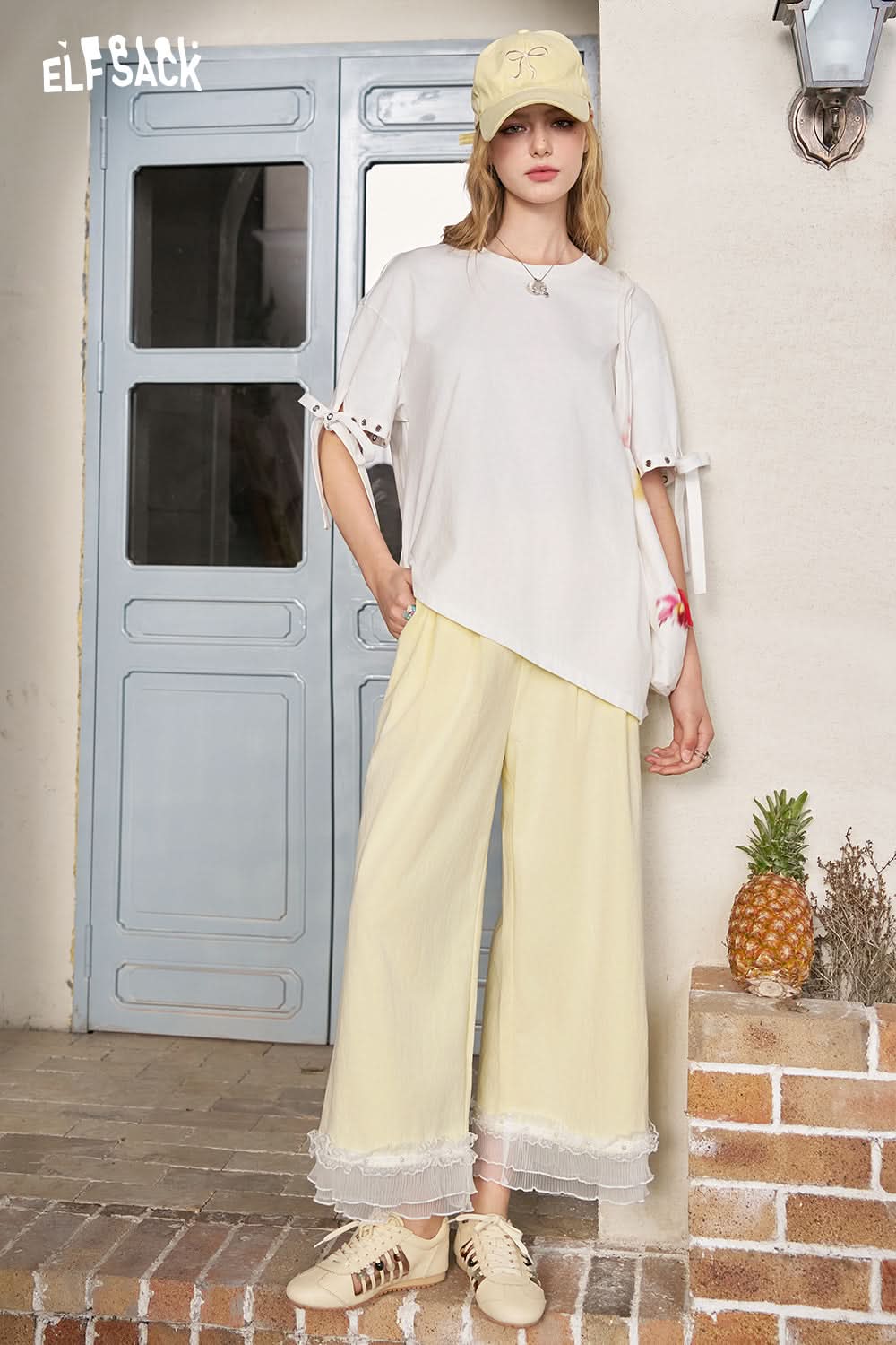 ELFSACK Hollow Out Heart-Shaped Short Sleeved Casual T-Shirt