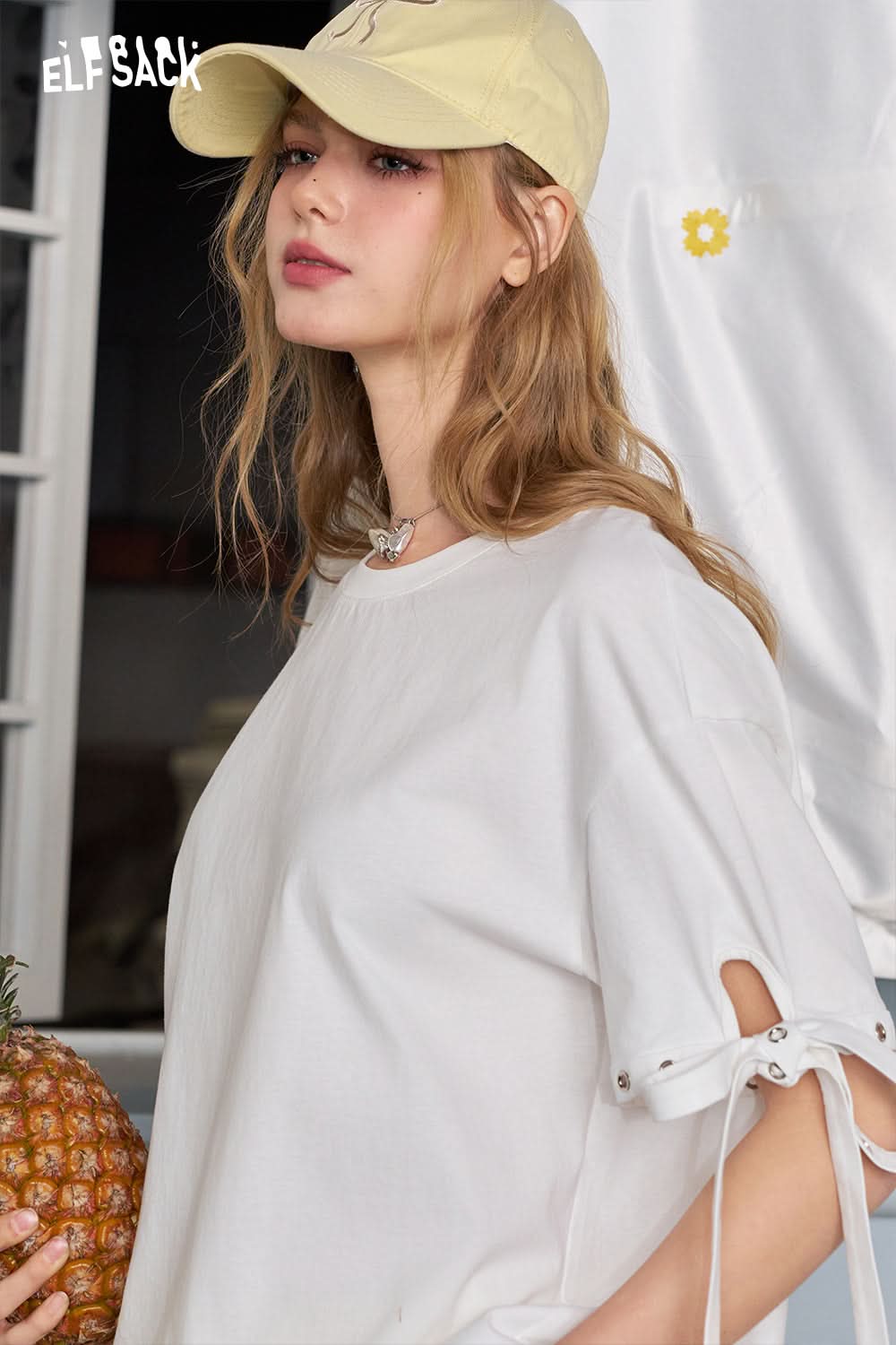 ELFSACK Hollow Out Heart-Shaped Short Sleeved Casual T-Shirt