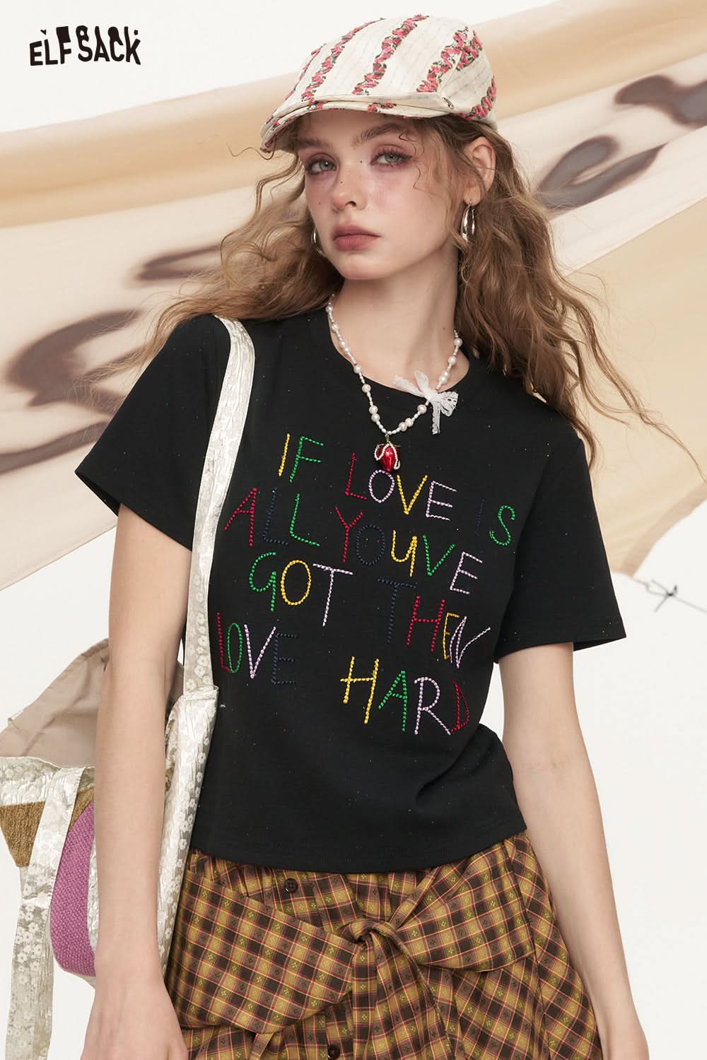 ELFSACK Black Dopamine Letter Casual Short Sleeved T-Shirt