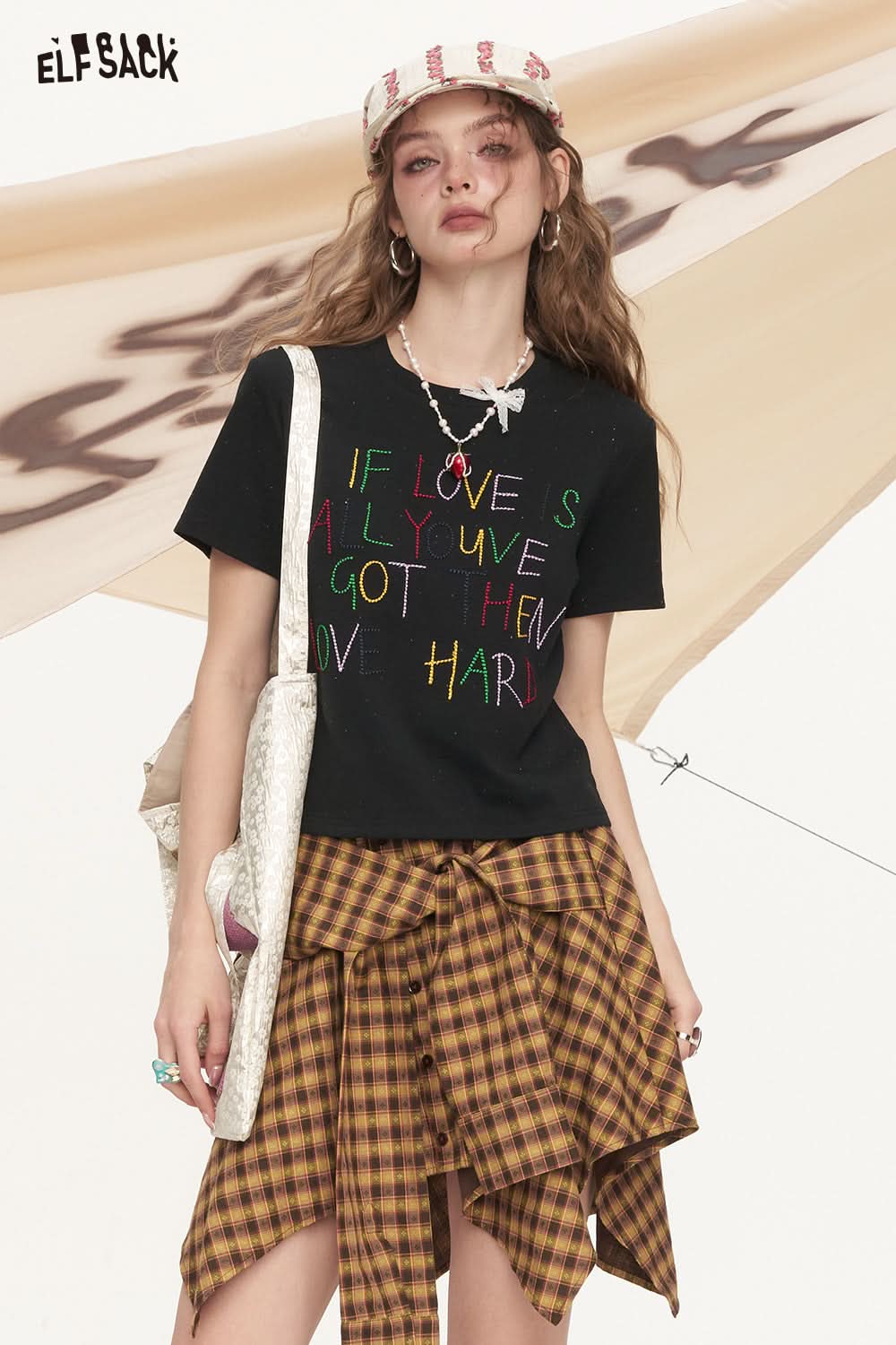 ELFSACK Black Dopamine Letter Casual Short Sleeved T-Shirt