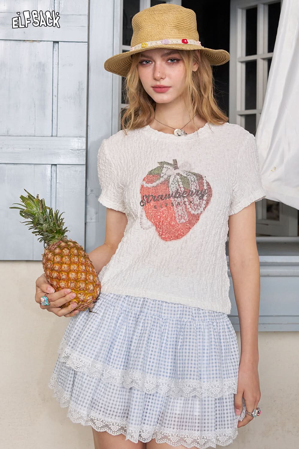 ELFSACK Strawberry Printed Short Sleeved T-Shirt