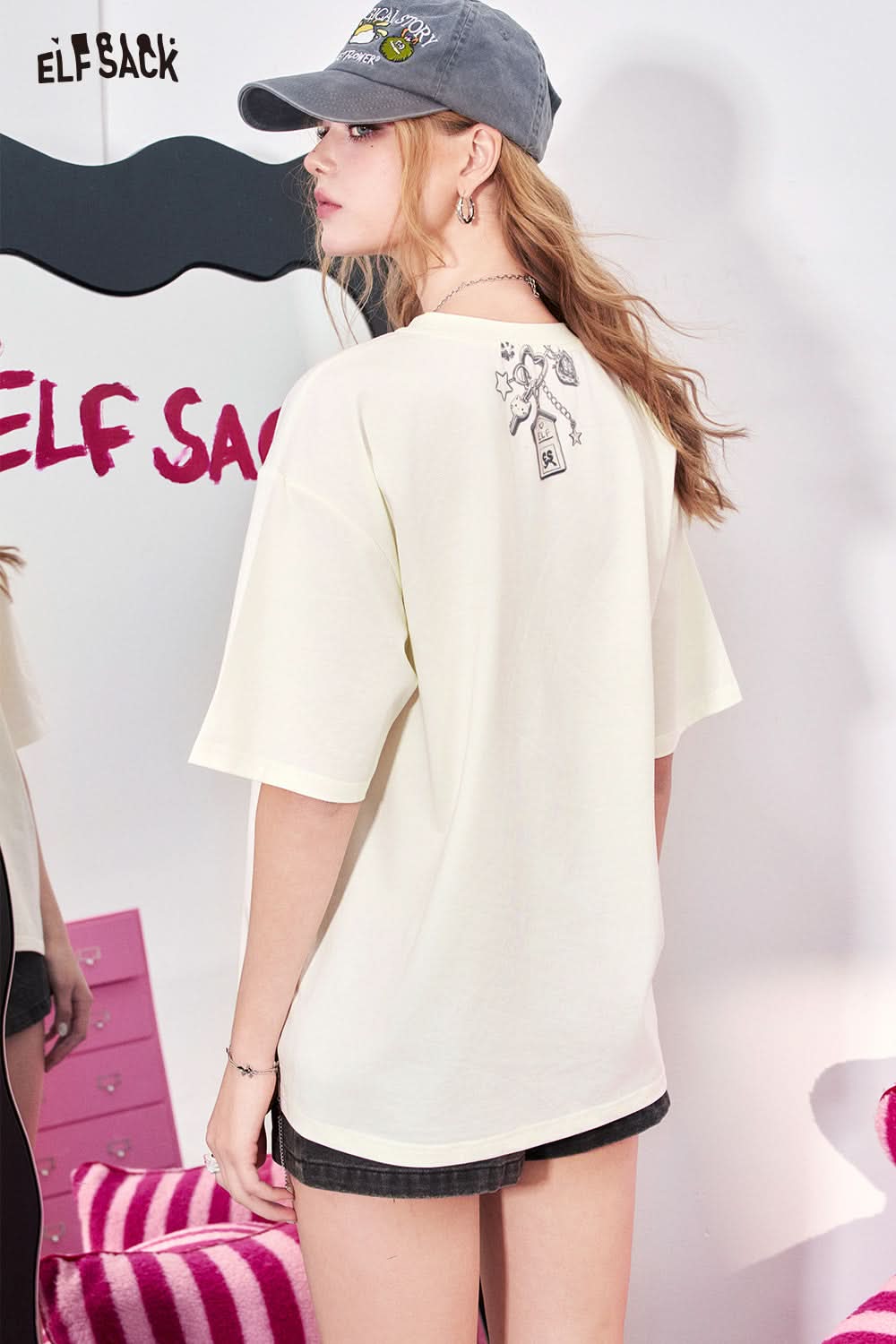 ELFSACK Y2K White Printed Short Sleeved T-Shirt