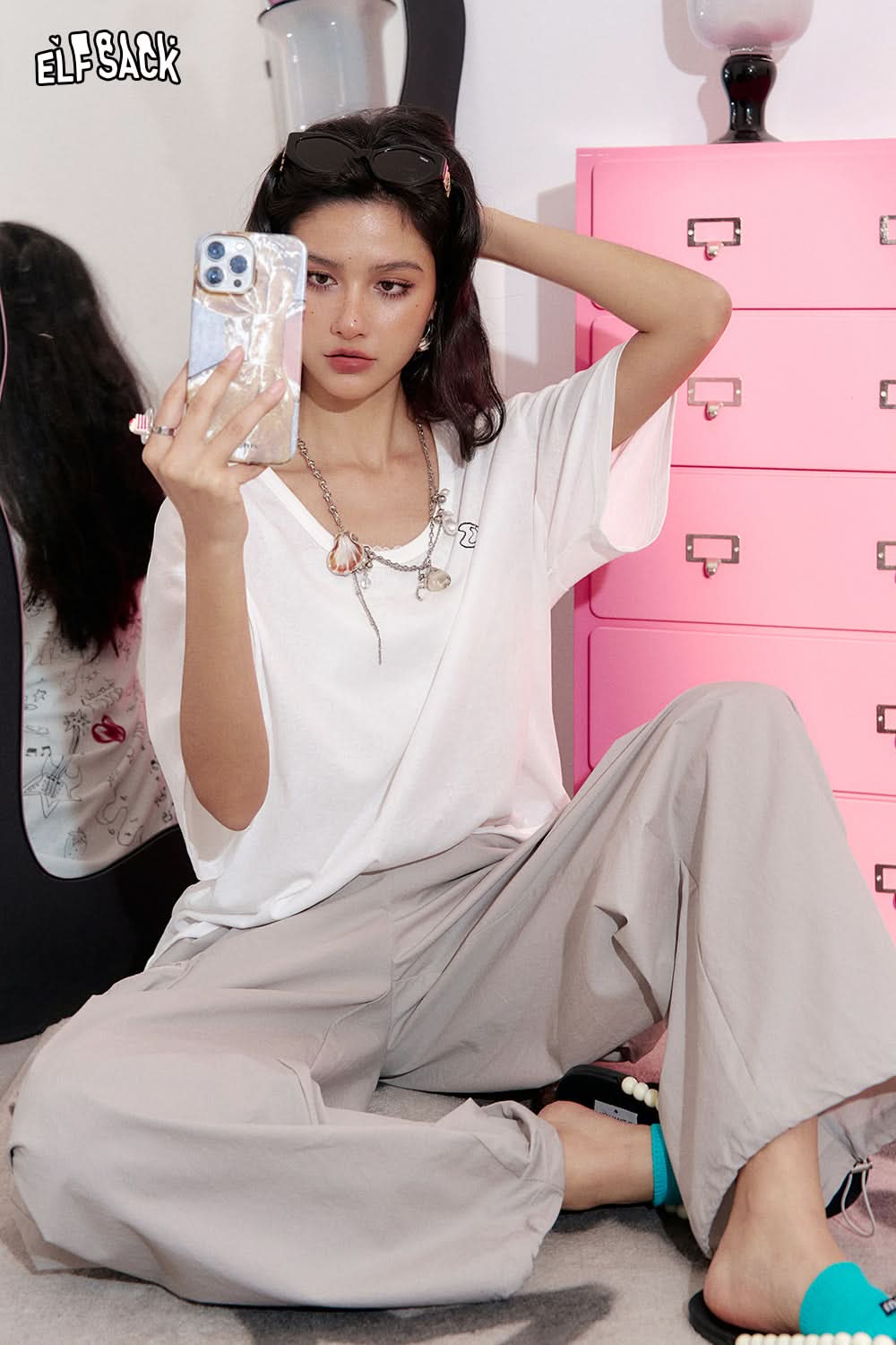 ELFSACK Y2K Graffiti Printed Short Sleeved Casual T-Shirt