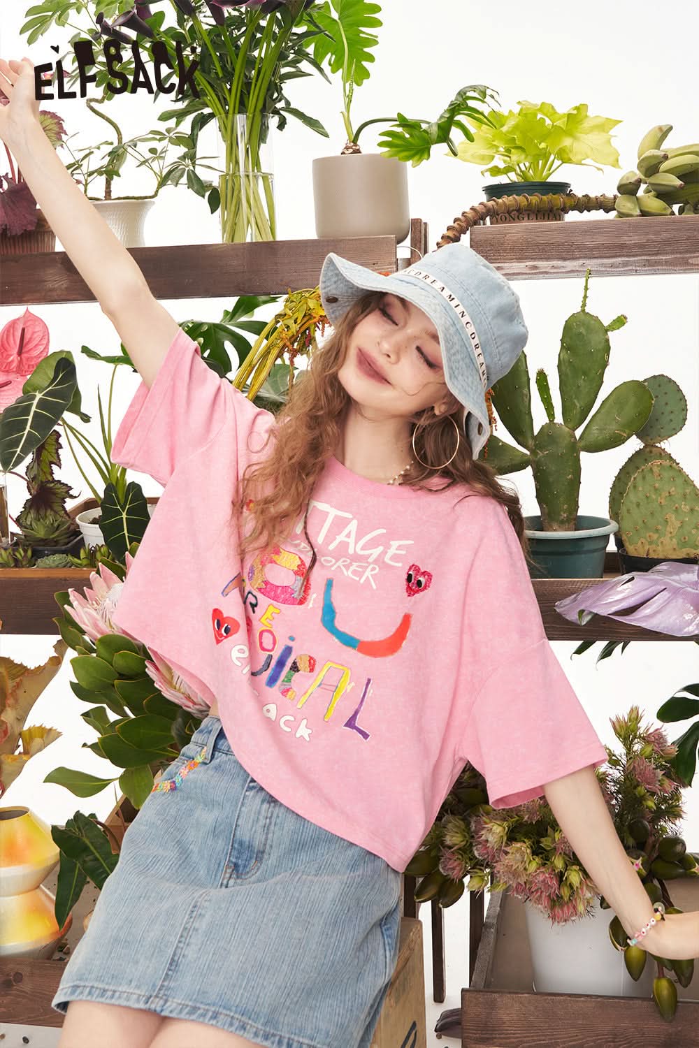 ELFSACK Pink Graffiti Printed Casual Short Sleeve T-Shirt