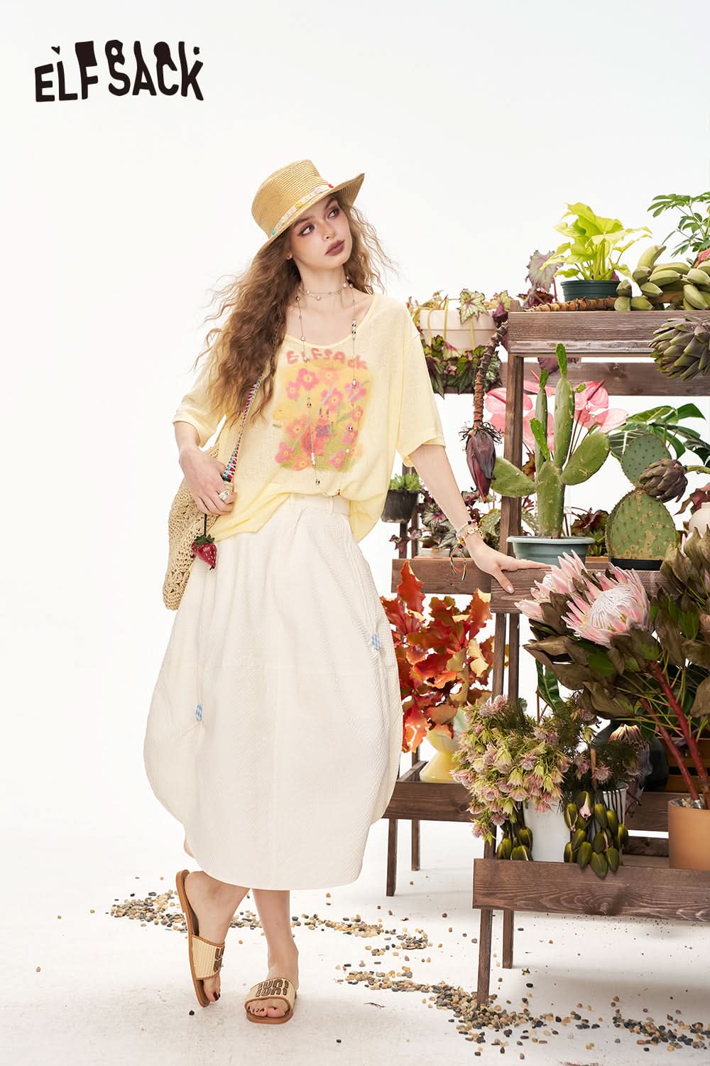 ELFSACK White Printed Casual Short Sleeve T-Shirt