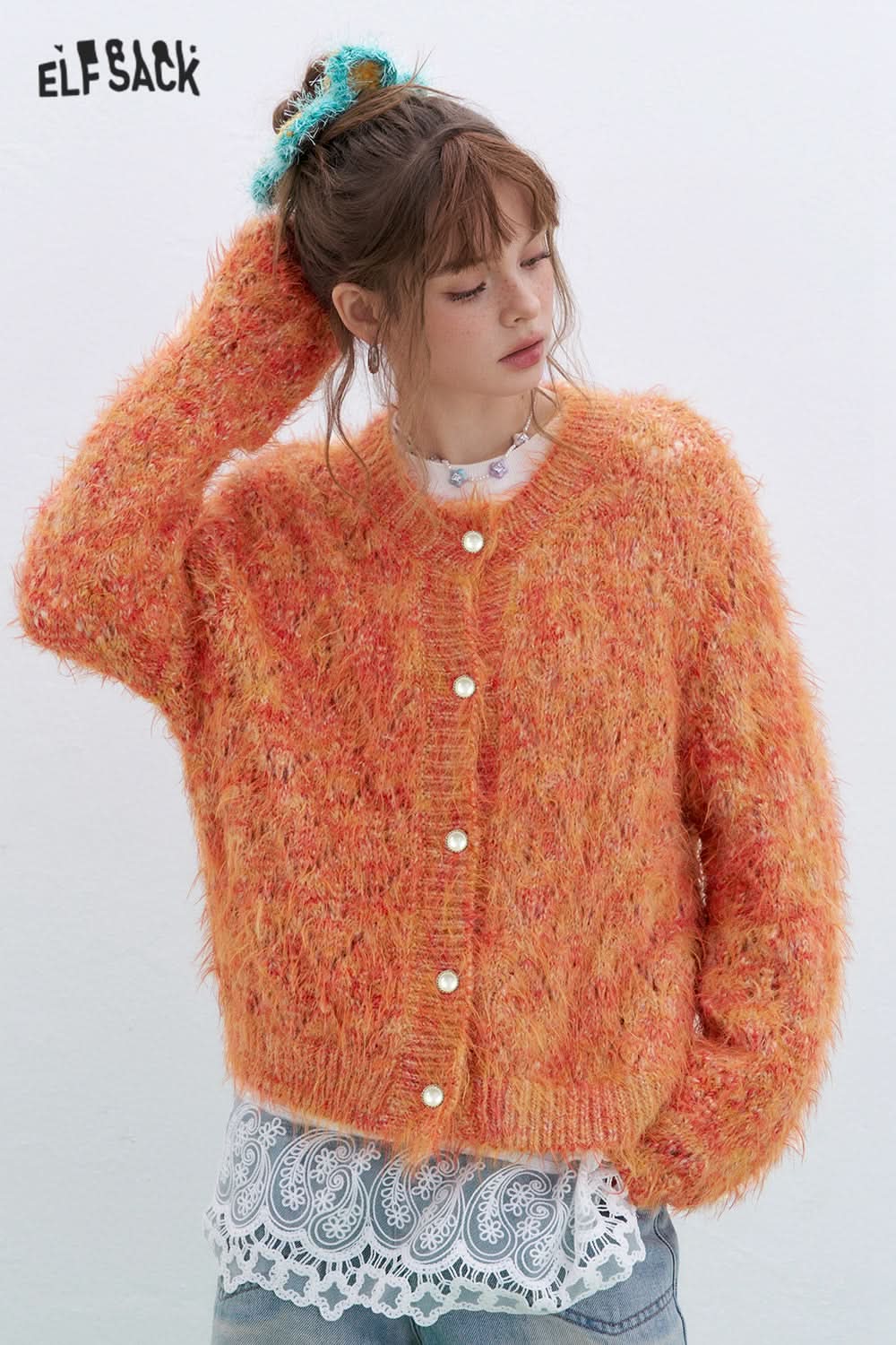 ELFSACK Sweet and cute Y2K round neck knitted cardigan Pearl buttons Korean sweater