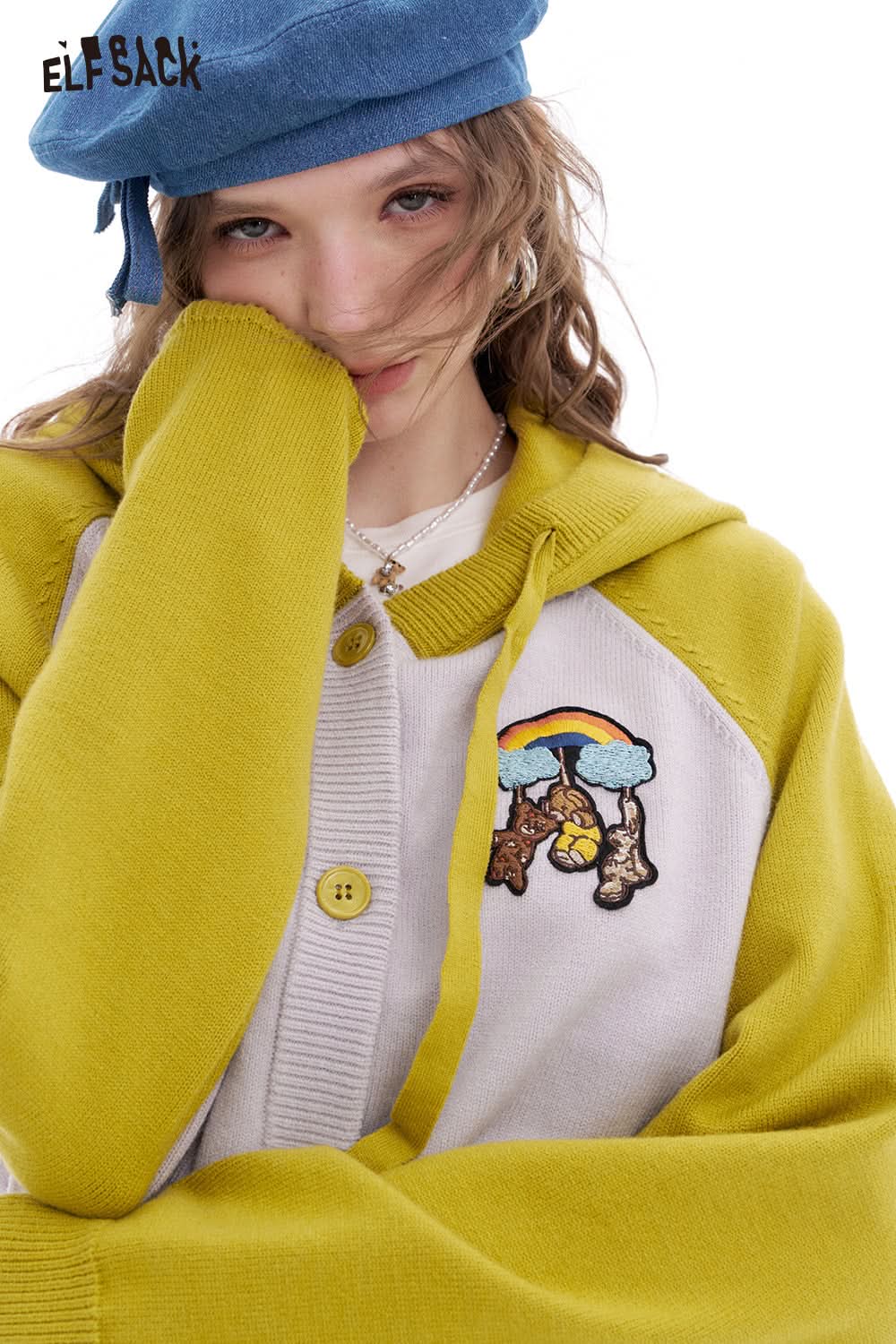 ELFSACK Bear patch contrast color hooded cardigan sweater women preppy style short coat