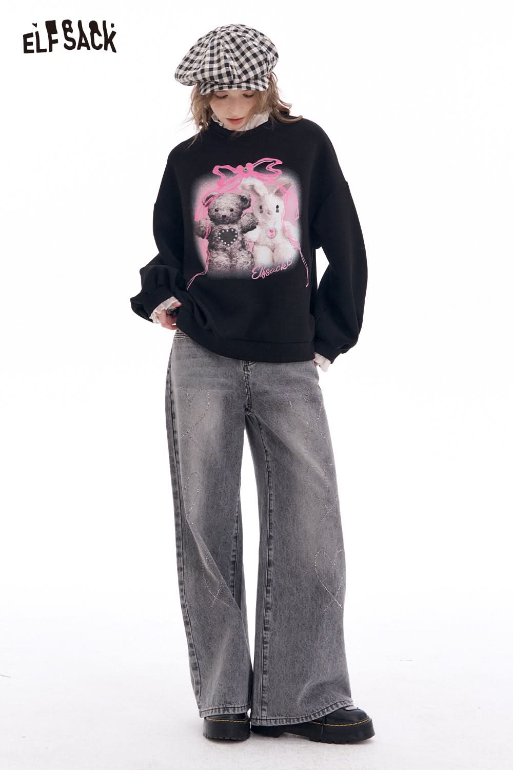 ELFSACK 2032 Spring Lace patchwork cartoon print pullover sweatshirt Loose sweet black O-neck long sleeve top