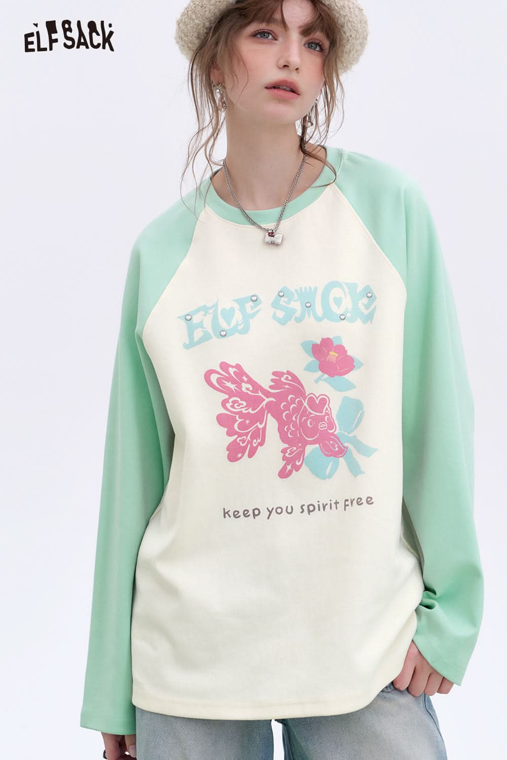 ELFSACK Lucky Goldfish Printed Raglan Long Sleeve T-shirt Women Basic Casual Round Neck Korean Top