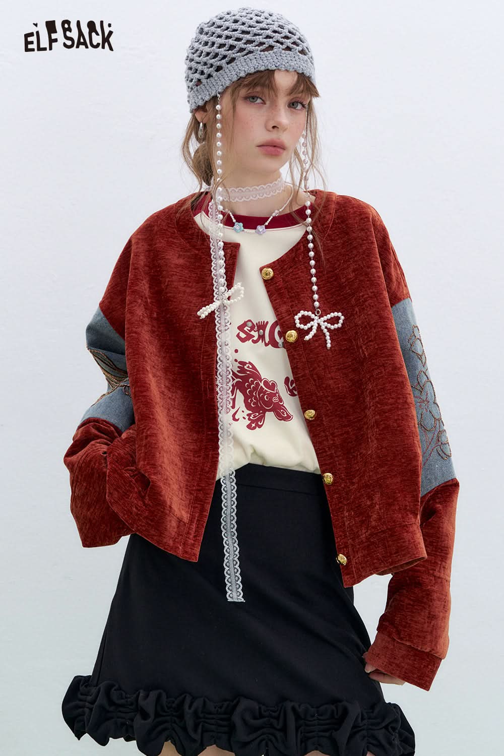 ELFSACK Lucky Goldfish Printed Raglan Long Sleeve T-shirt Women Basic Casual Round Neck Korean Top