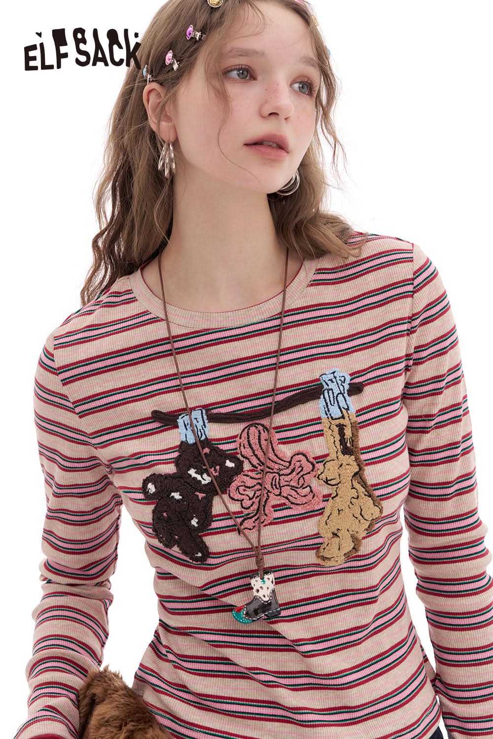 ELFSACK Sweet and cool Y2K bear patch contrast color stripes long sleeve T-shirt