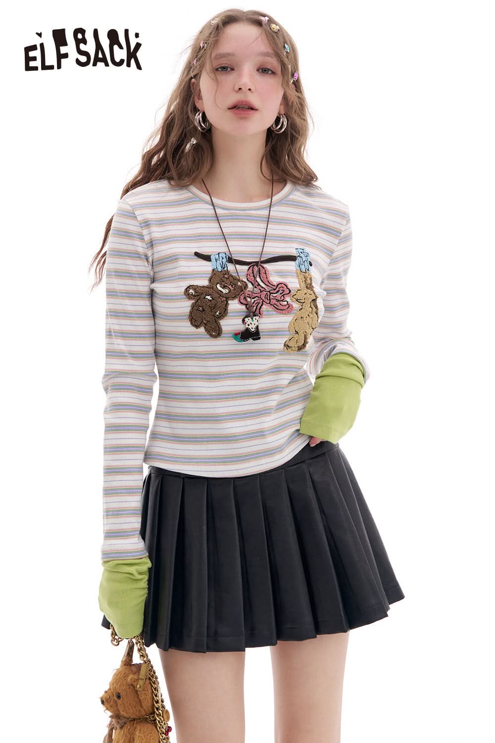 ELFSACK Sweet and cool Y2K bear patch contrast color stripes long sleeve T-shirt