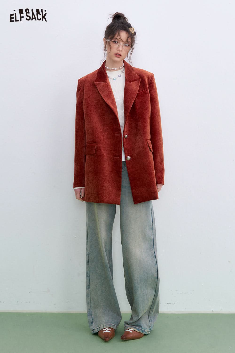 ELFSACK Koi Goldfish Embroidery Stitching White Knitted Pullover Women Basic Round Neck Korean Top