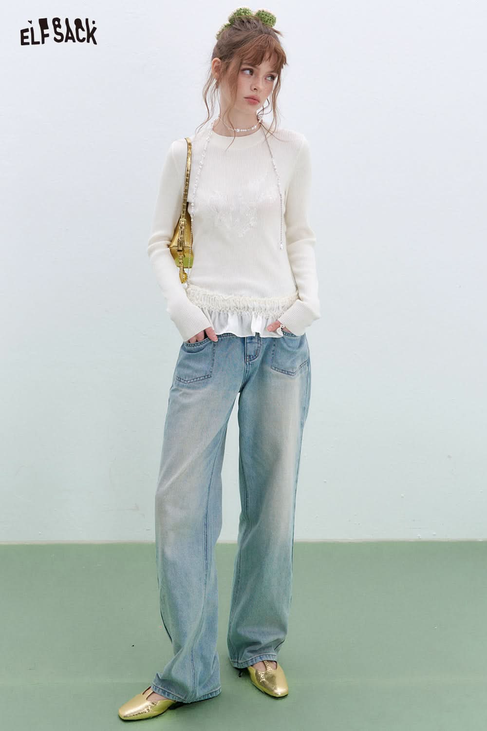 ELFSACK Koi Goldfish Embroidery Stitching White Knitted Pullover Women Basic Round Neck Korean Top