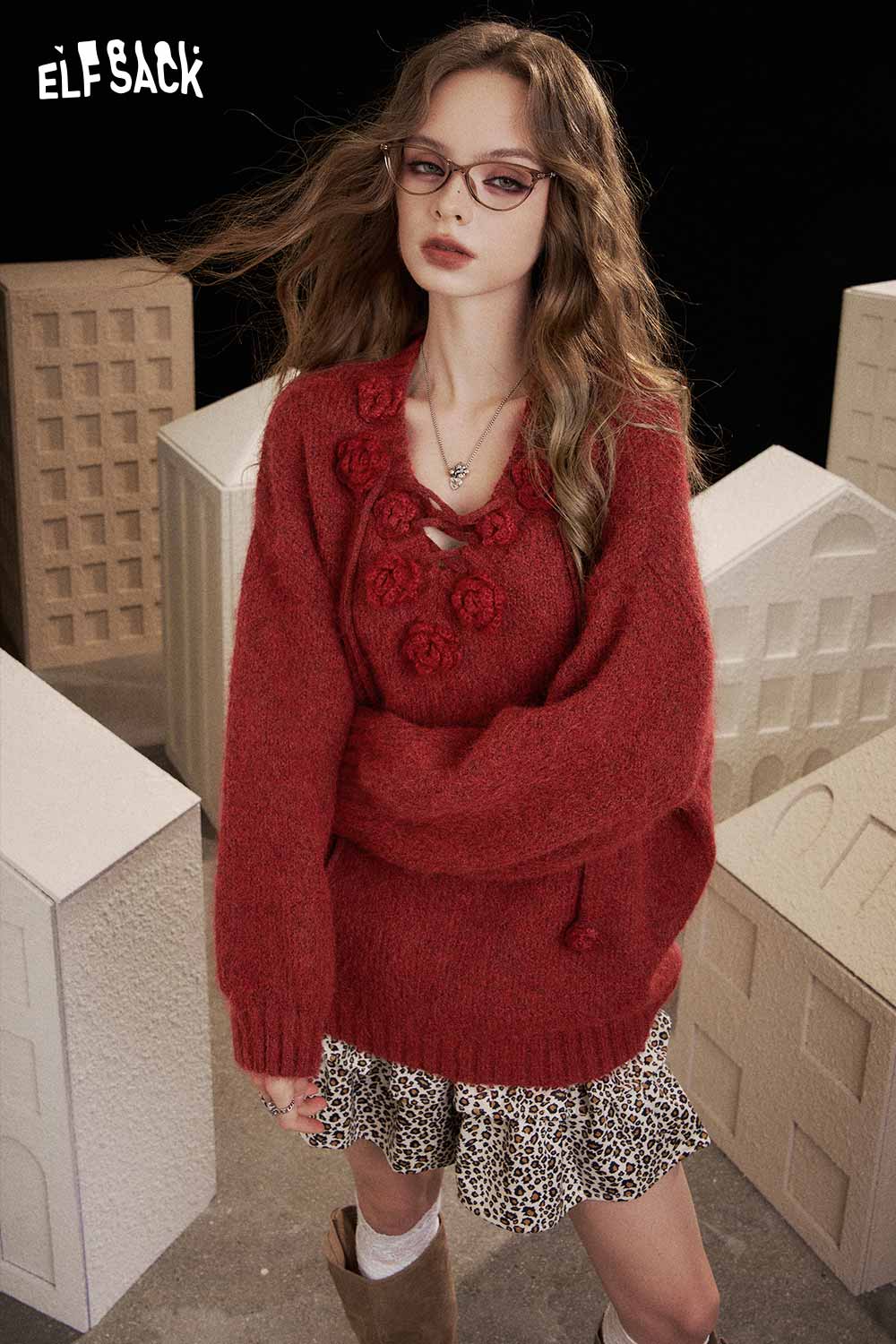 ELFSACK 3D floral embroidered sweater in red with a cozy design and flower details