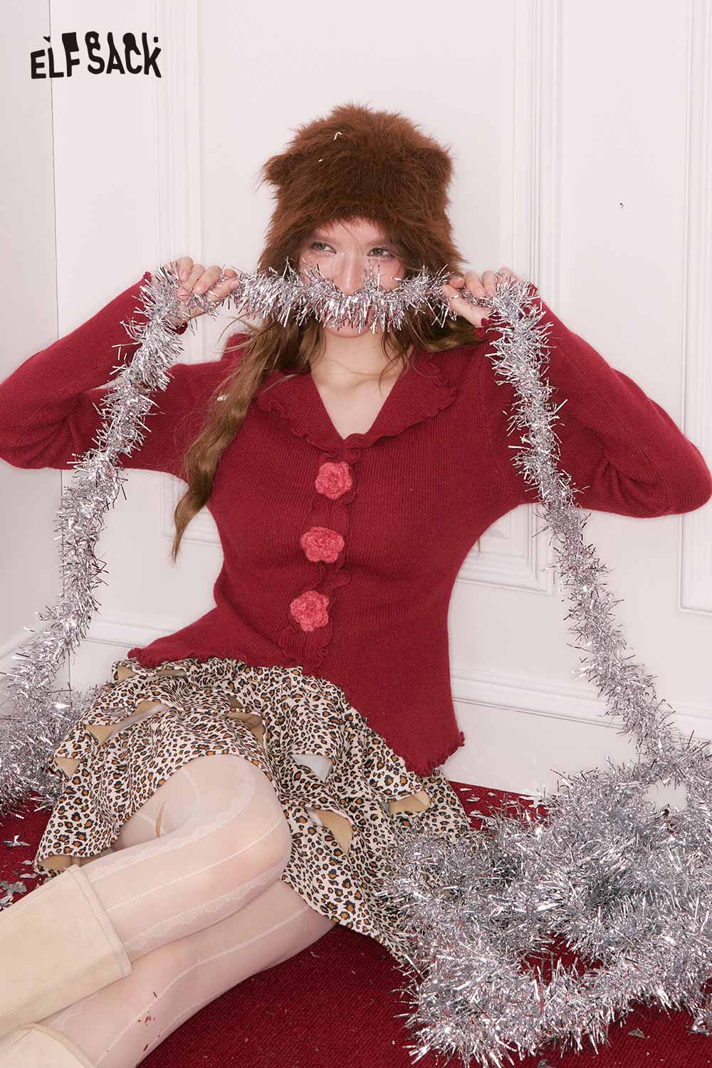 ELFSACK 3D flower knitwear for women in red, featuring decorative flower appliques and a stylish fit