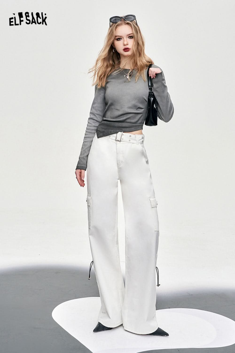 ELFSACK Acubi Style Irregular gray long sleeve T-shirt paired with white wide-leg pants