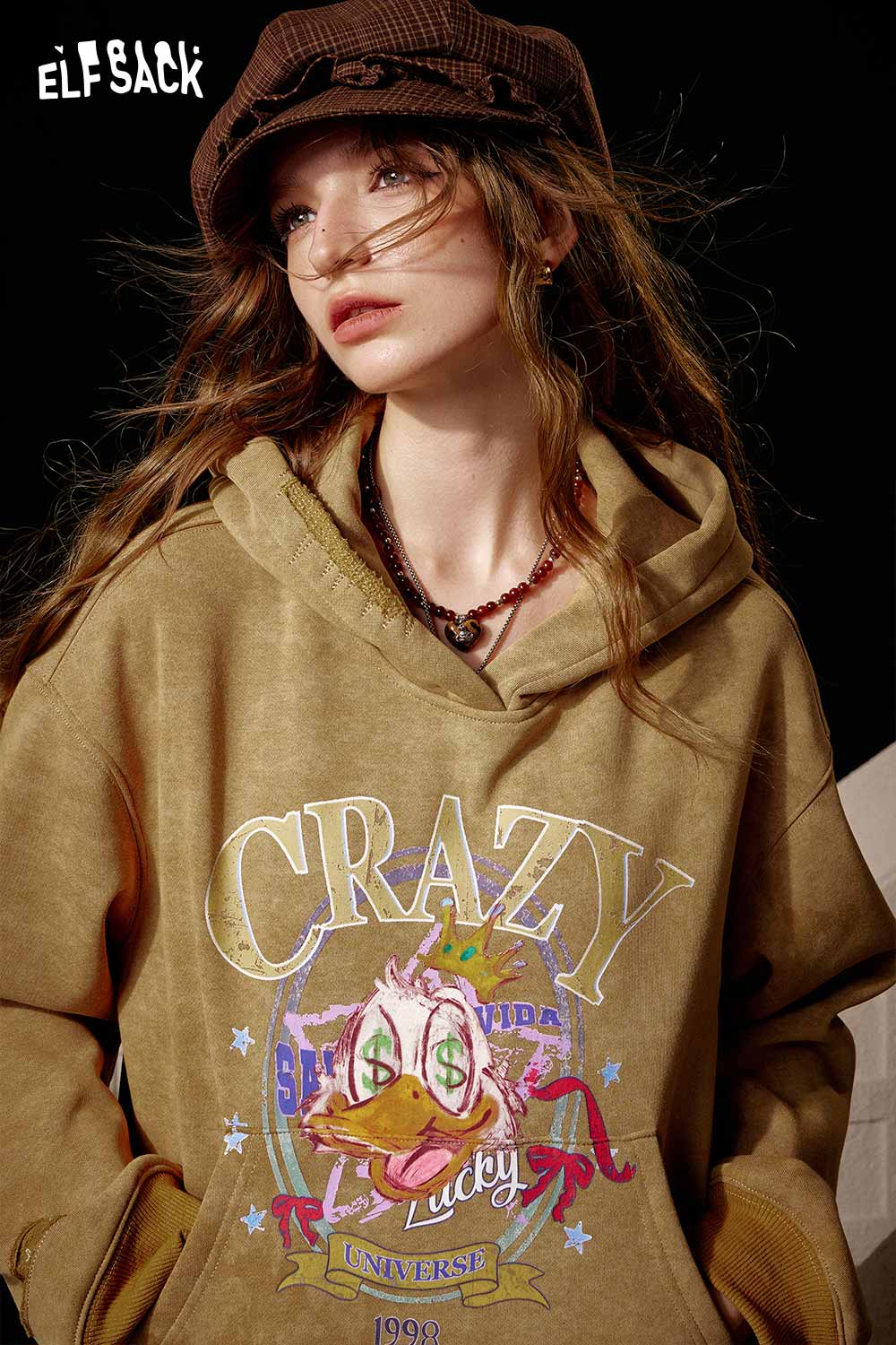 ELFSACK animal graphic cropped sweatshirt with playful design and cozy fit for casual wear