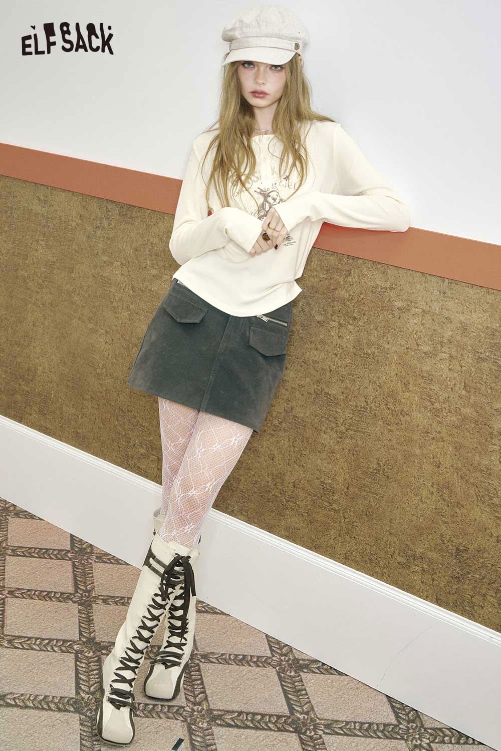 ELFSACK bear graphic relaxed fit tee styled with a chic skirt and trendy accessories for a fashionable look