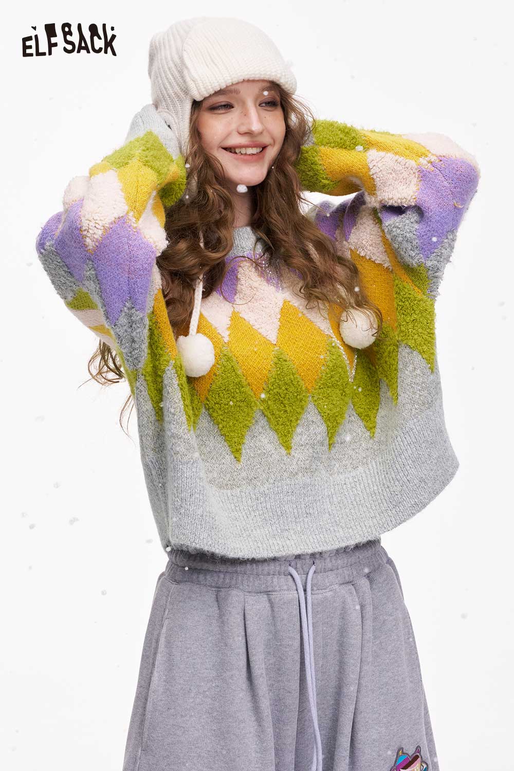 ELFSACK casual diamond pattern cropped sweater with vibrant colors and playful design