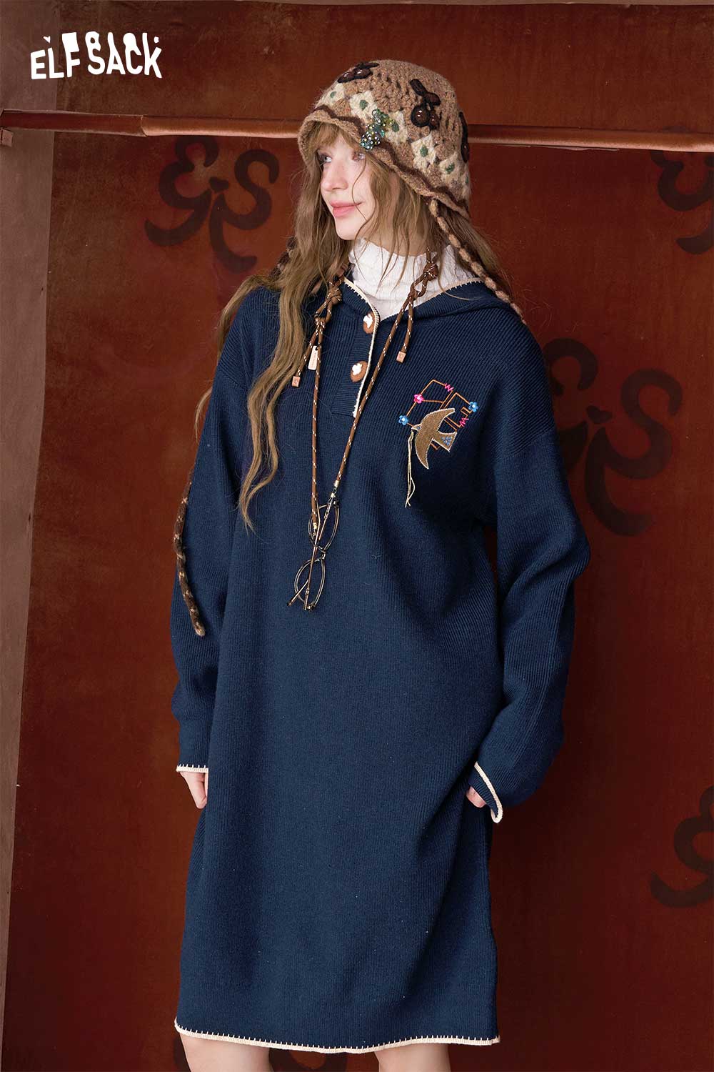 ELFSACK casual embroidered hooded long dress in navy with unique stitching details for a stylish look