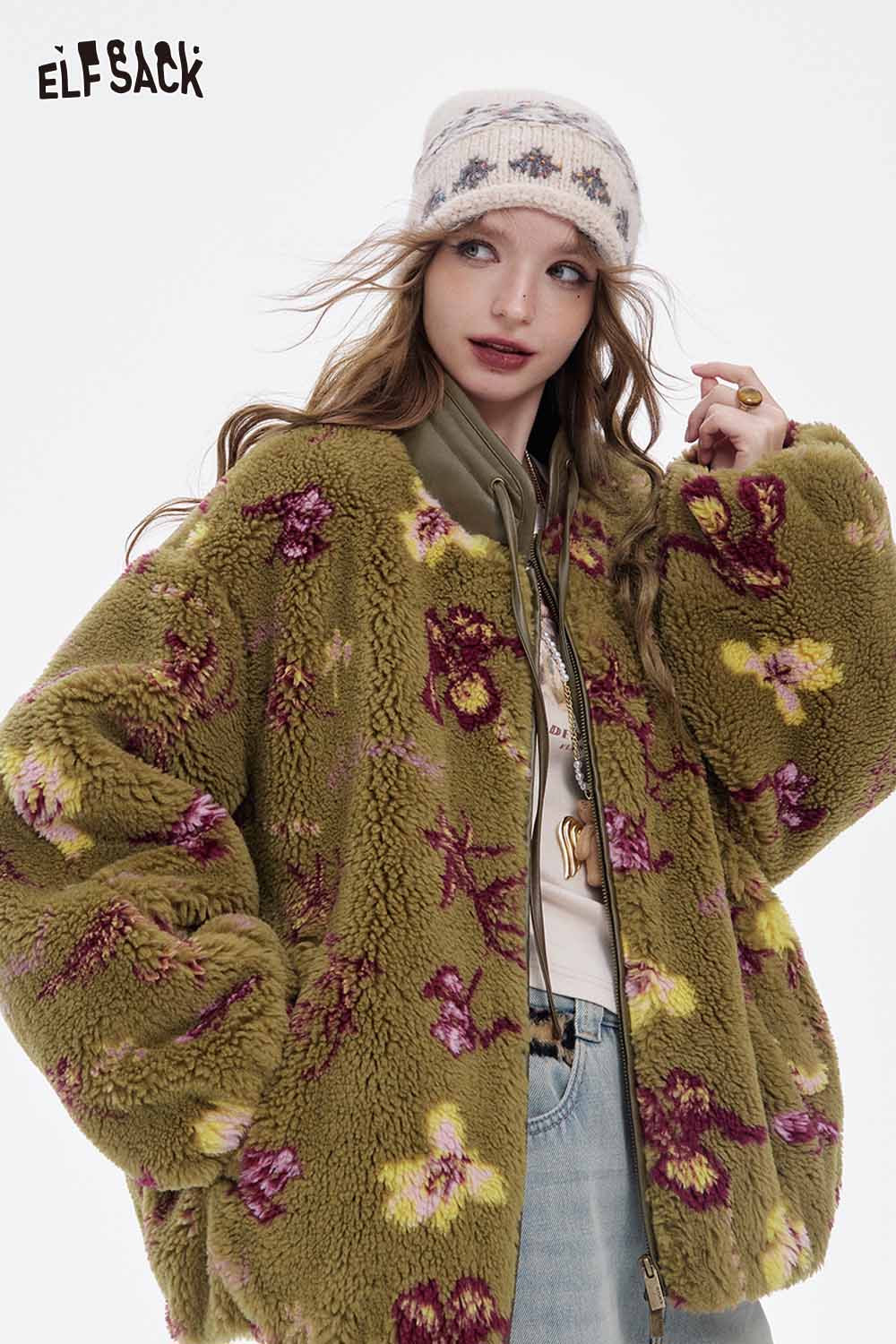 ELFSACK Chinese inspired floral coat in green with colorful floral patterns for a trendy winter look