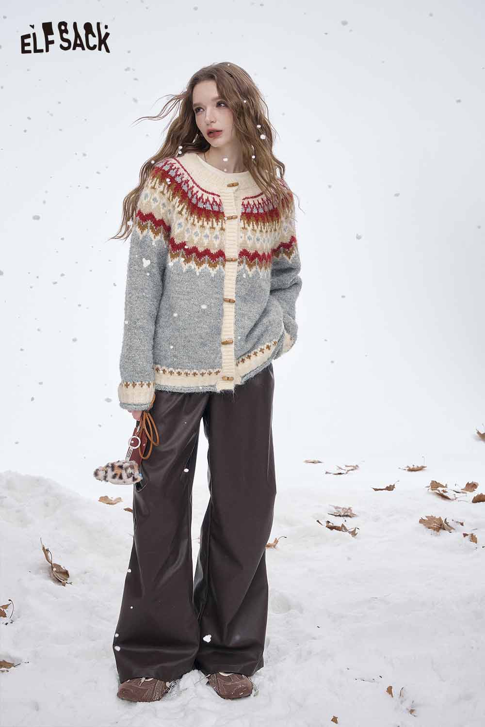 ELFSACK Christmas party striped sweater in gray with festive patterns and cozy fit for holiday gatherings