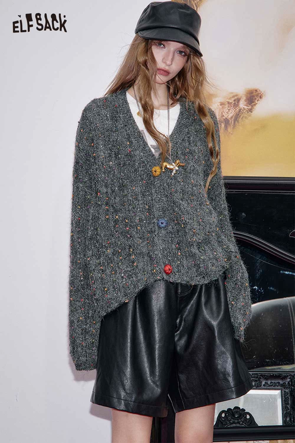 ELFSACK chunky v-neck cardigan for women in gray with colorful speckles and oversized fit