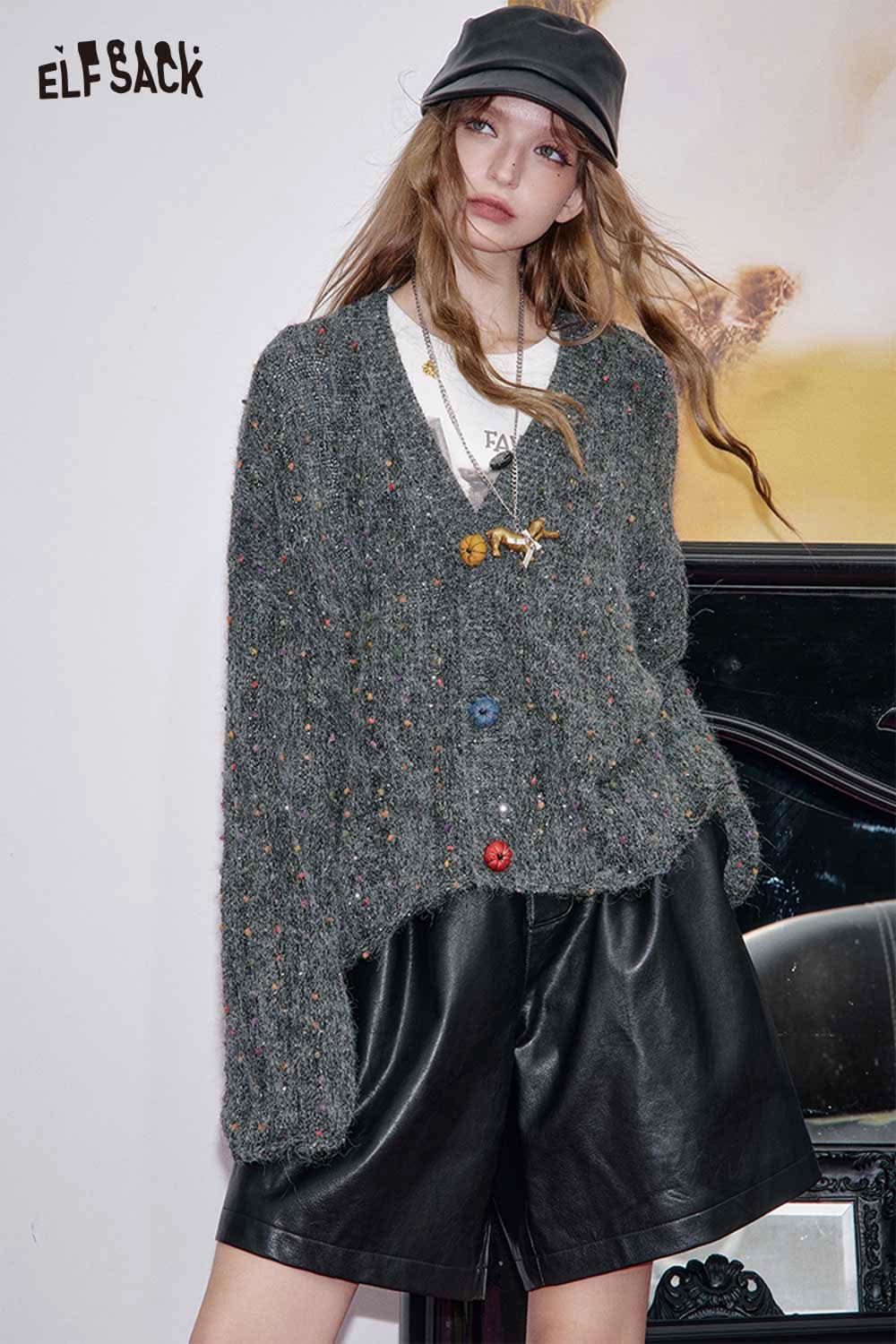 ELFSACK chunky v-neck cardigan for women in grey with colorful buttons and a cozy knit design
