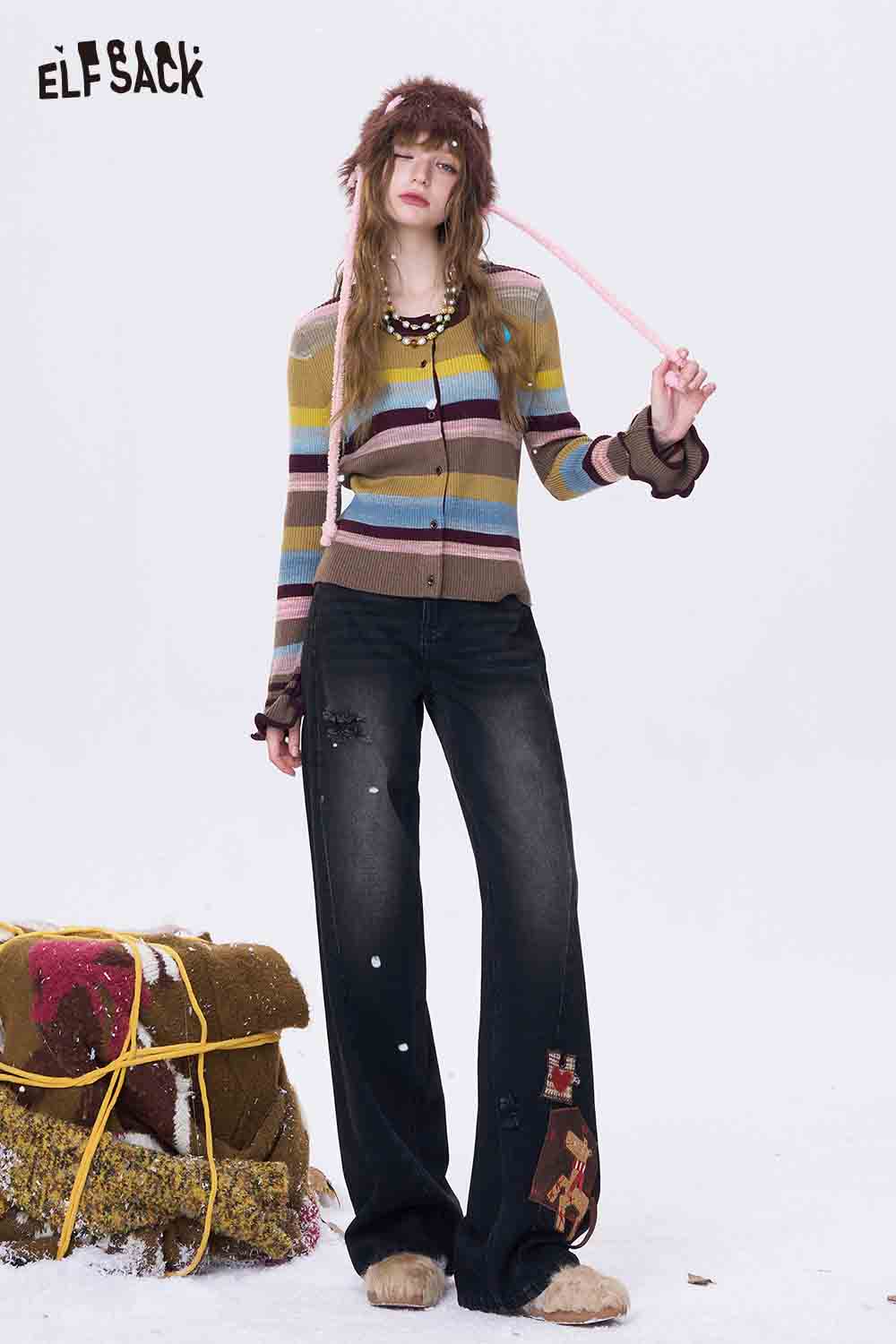 Color block cropped knit cardigan from ELFSACK paired with stylish wide-leg jeans for a fashionable look