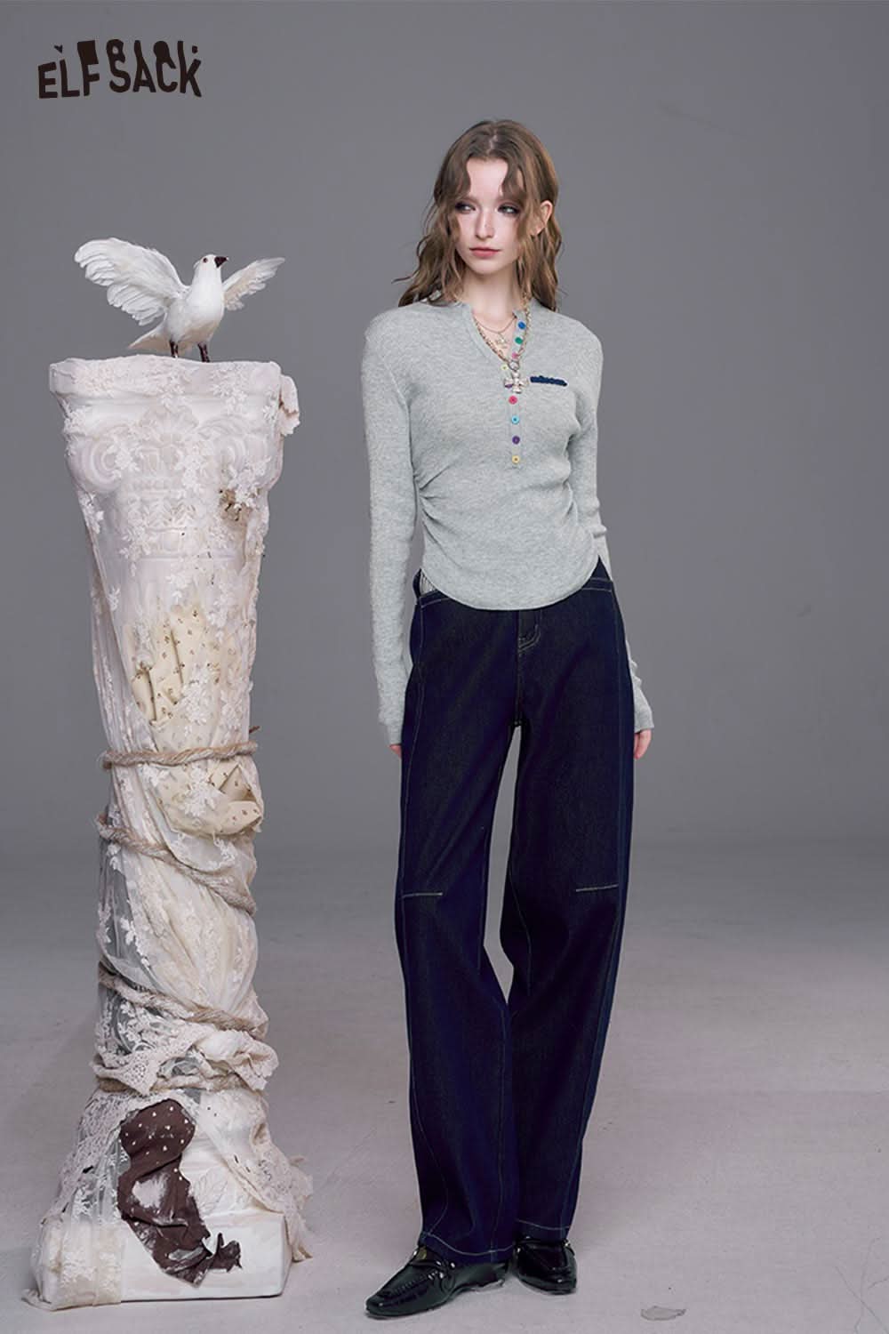 ELFSACK contrast stripe dark wash jeans with a relaxed fit and stylish details for casual wear