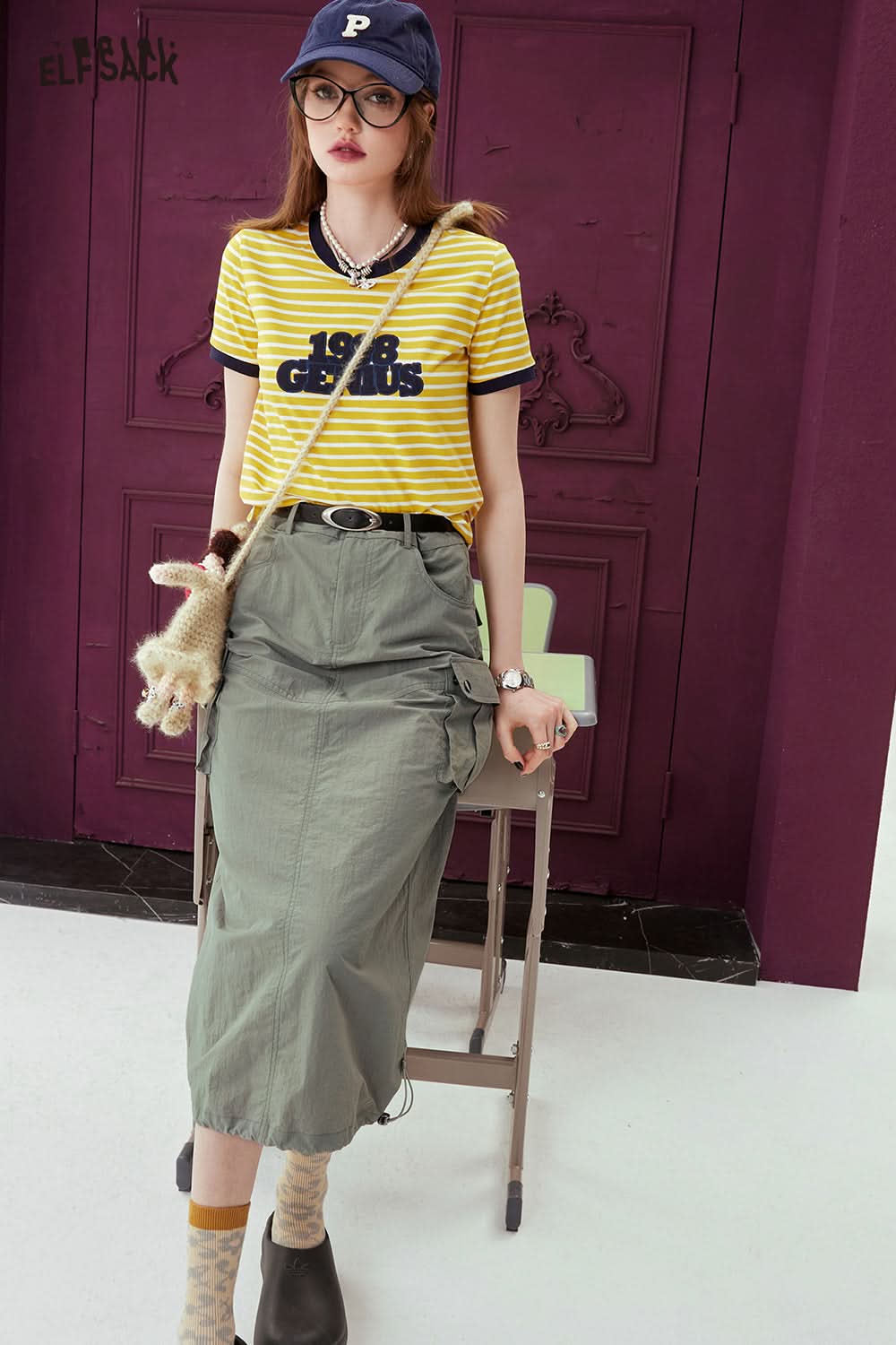 ELFSACK casual T-shirt with yellow and white contrasting stripe design and black text print