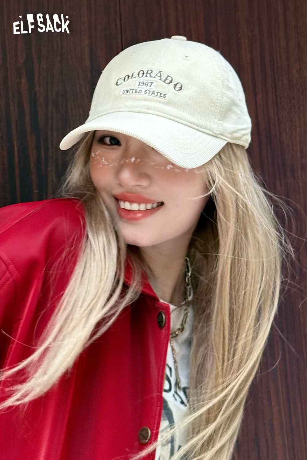 ELFSACK corduroy baseball cap for women in beige with embroidered Colorado design