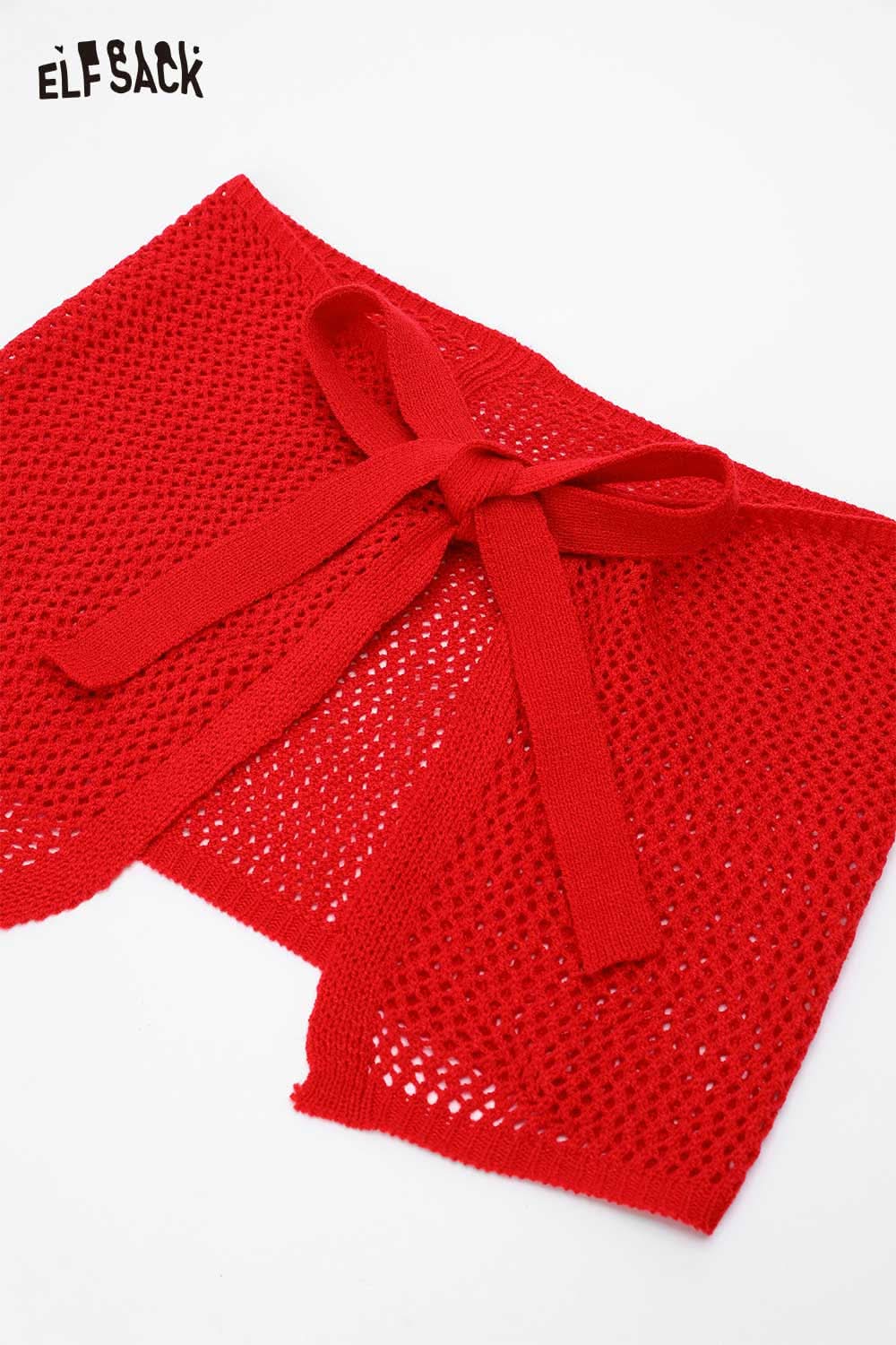 ELFSACK Red Cotton Blend Knit Skirt with Apron Featuring a Stylish Bow Detail