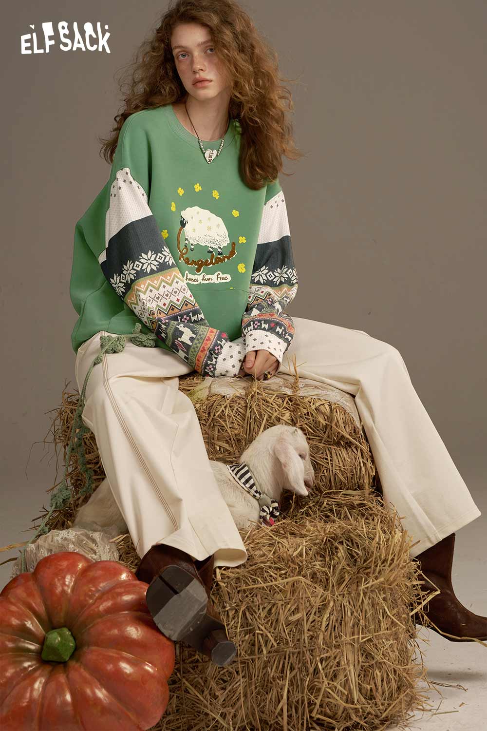ELFSACK vintage splicing crew neck sweatshirt in green with vibrant patterns and relaxed fit style