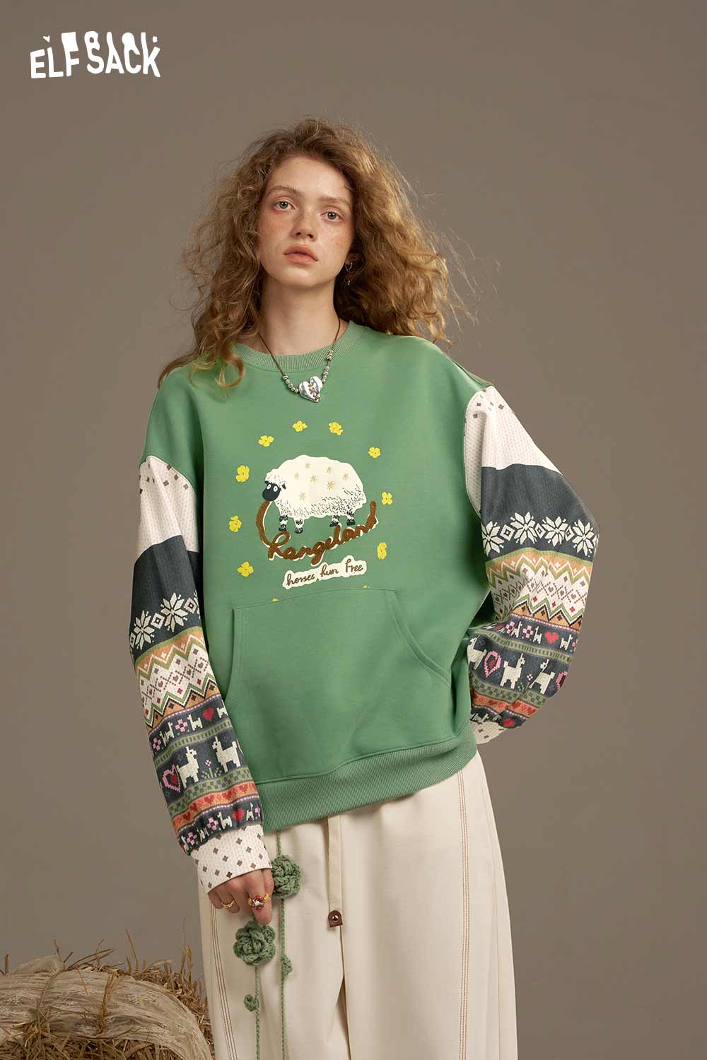 ELFSACK vintage splicing crew neck sweatshirt in green with patterned sleeves and playful sheep design