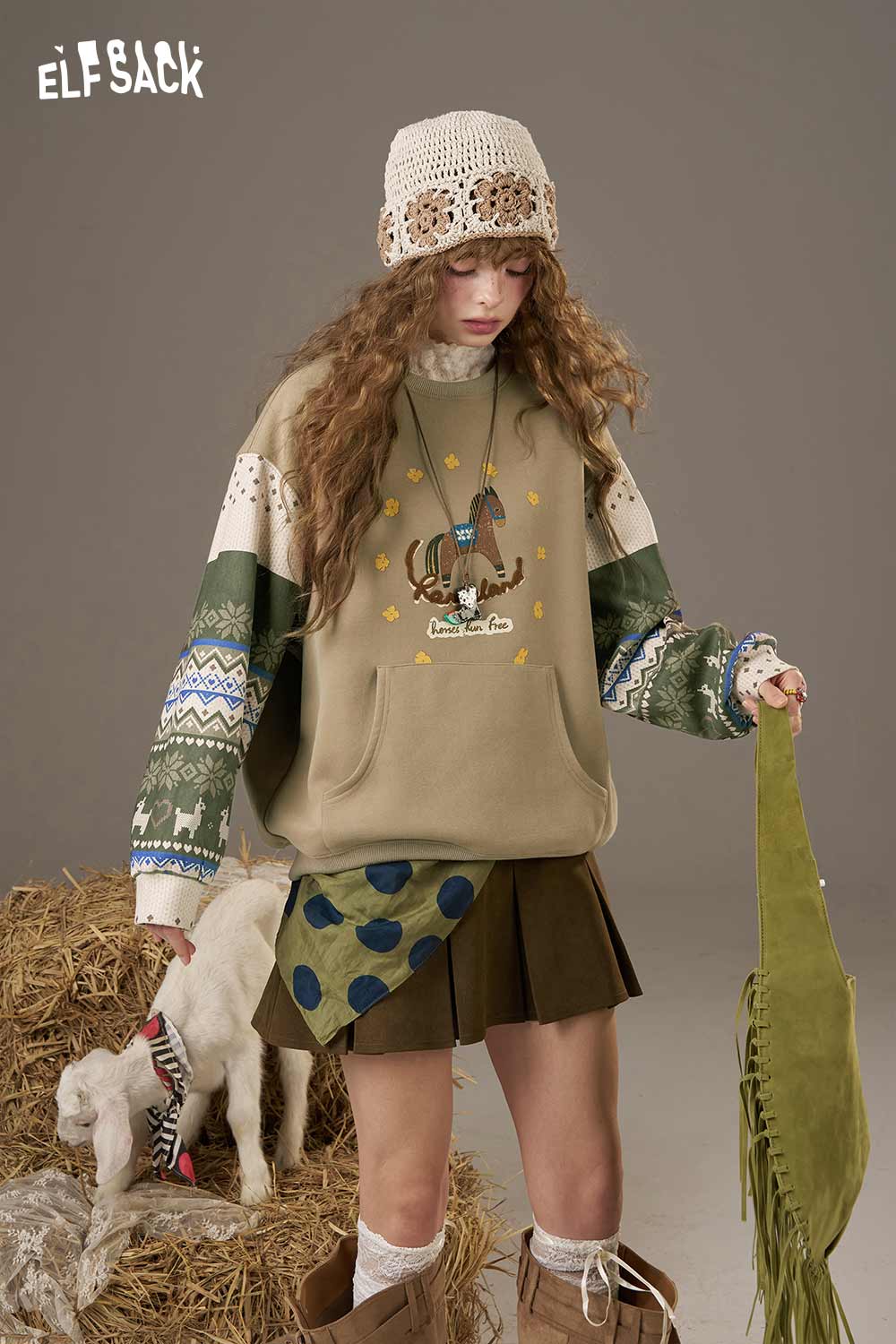 ELFSACK vintage splicing crew neck sweatshirt in a unique design with colorful patterns and stylish details