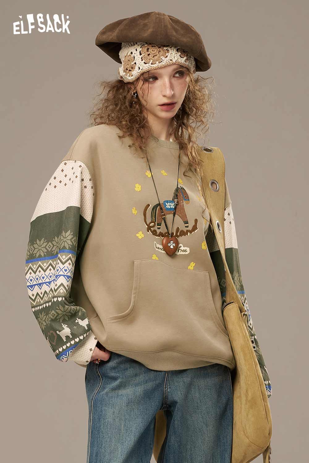 ELFSACK vintage splicing crew neck sweatshirt with colorful patterned sleeves and graphic design