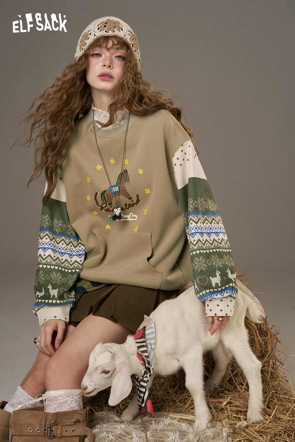 ELFSACK vintage splicing crew neck sweatshirt with unique patterns and relaxed fit, perfect for casual wear