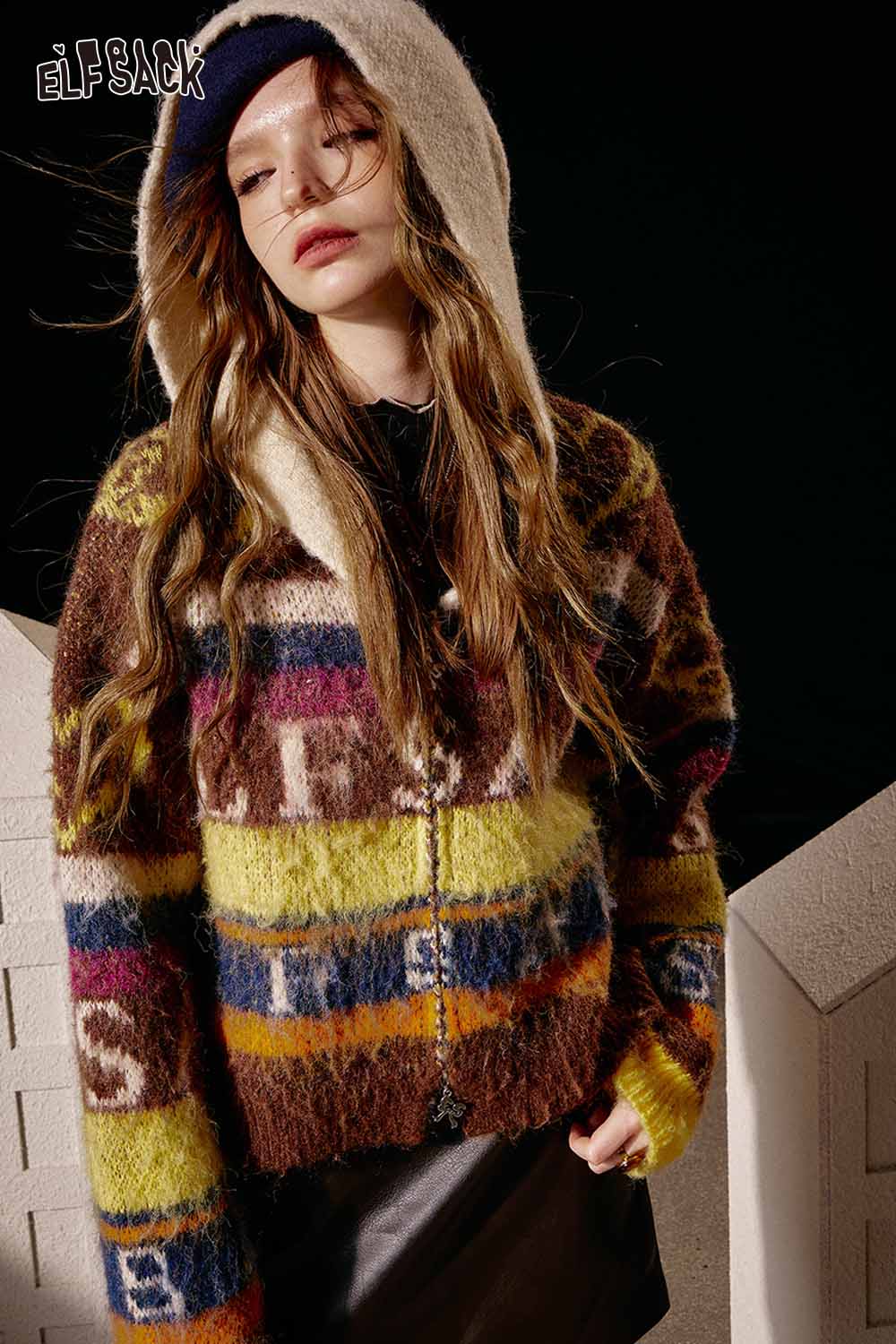 ELFSACK cropped knit sweater for women in multicolored design with a cozy hood and stylish patterns