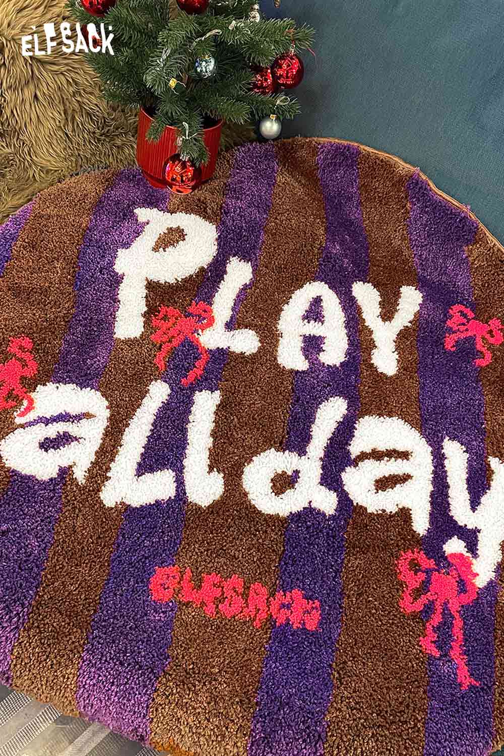 ELFSACK Cute round striped rug featuring playful design and vibrant colors for cozy decor