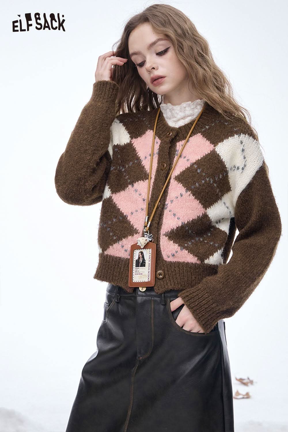 ELFSACK diamond graphic cropped sweater in brown and pink with a cozy fit for stylish layering